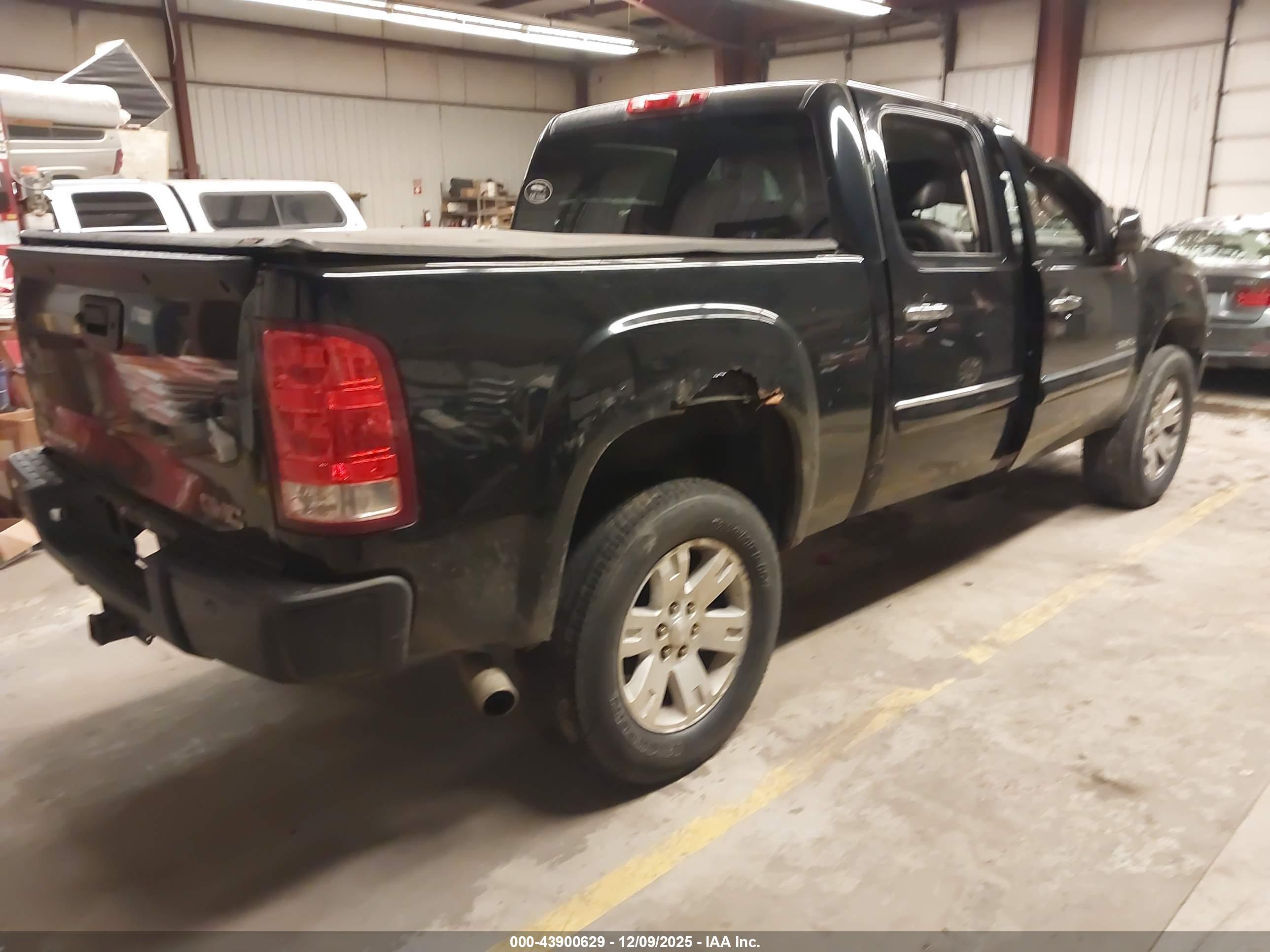 GMC SIERRA image 4
