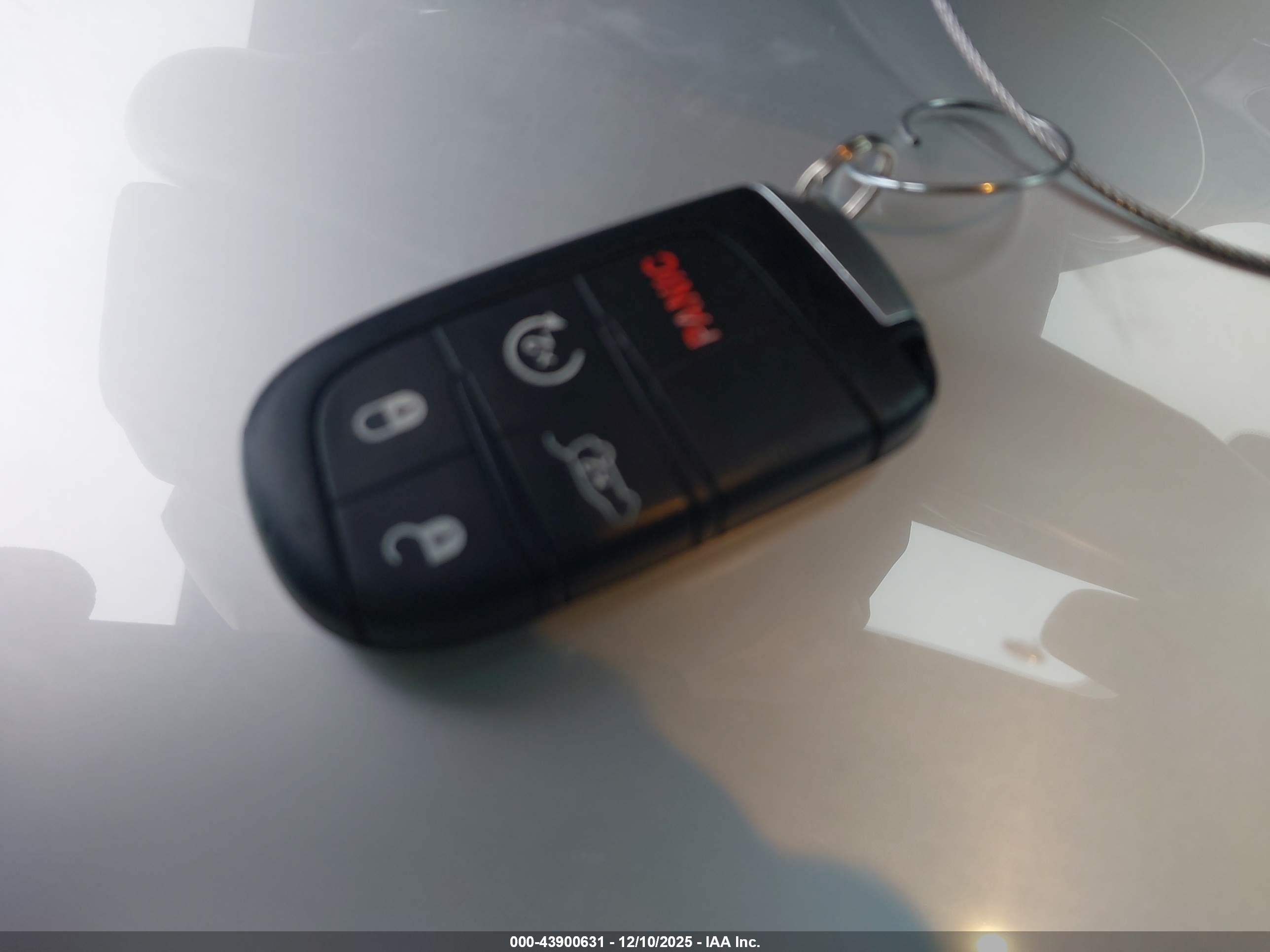 JEEP GRAND image 11
