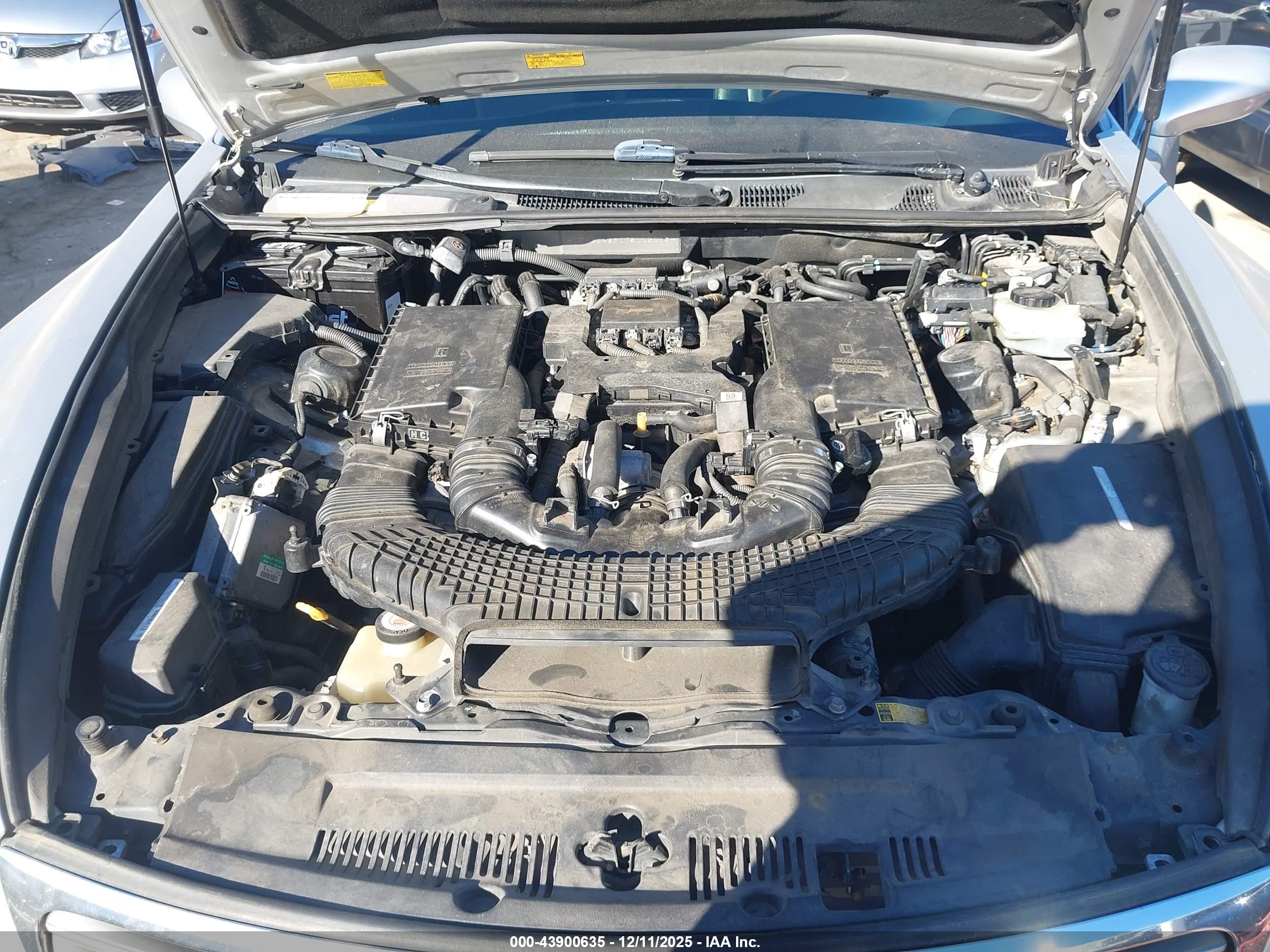 LEXUS LS image 10