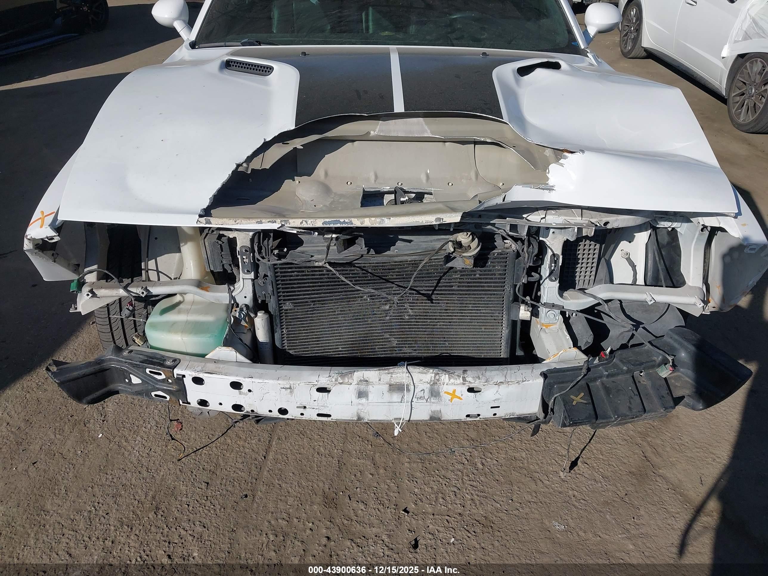DODGE CHALLENGER image 6