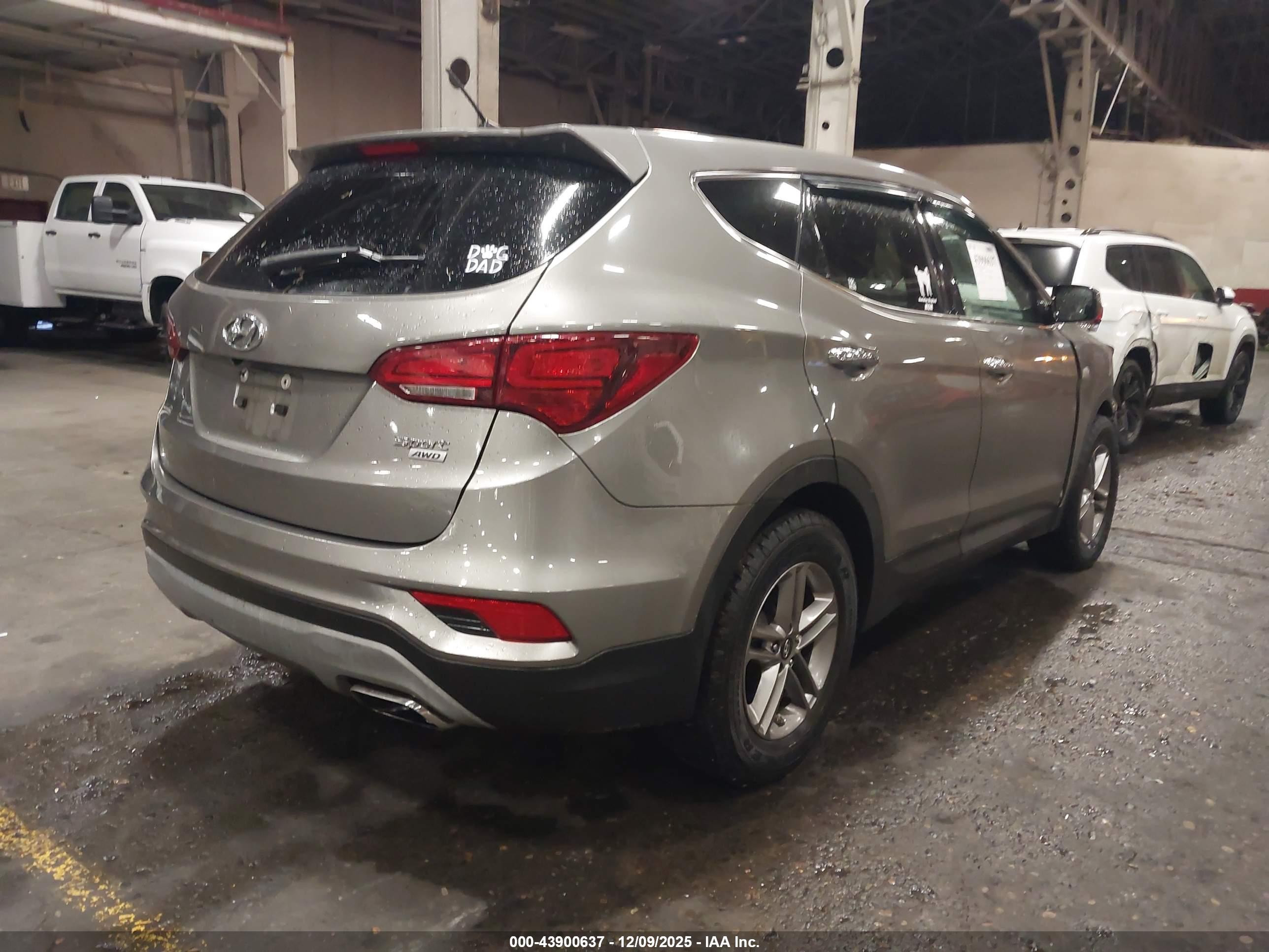 HYUNDAI SANTA image 4