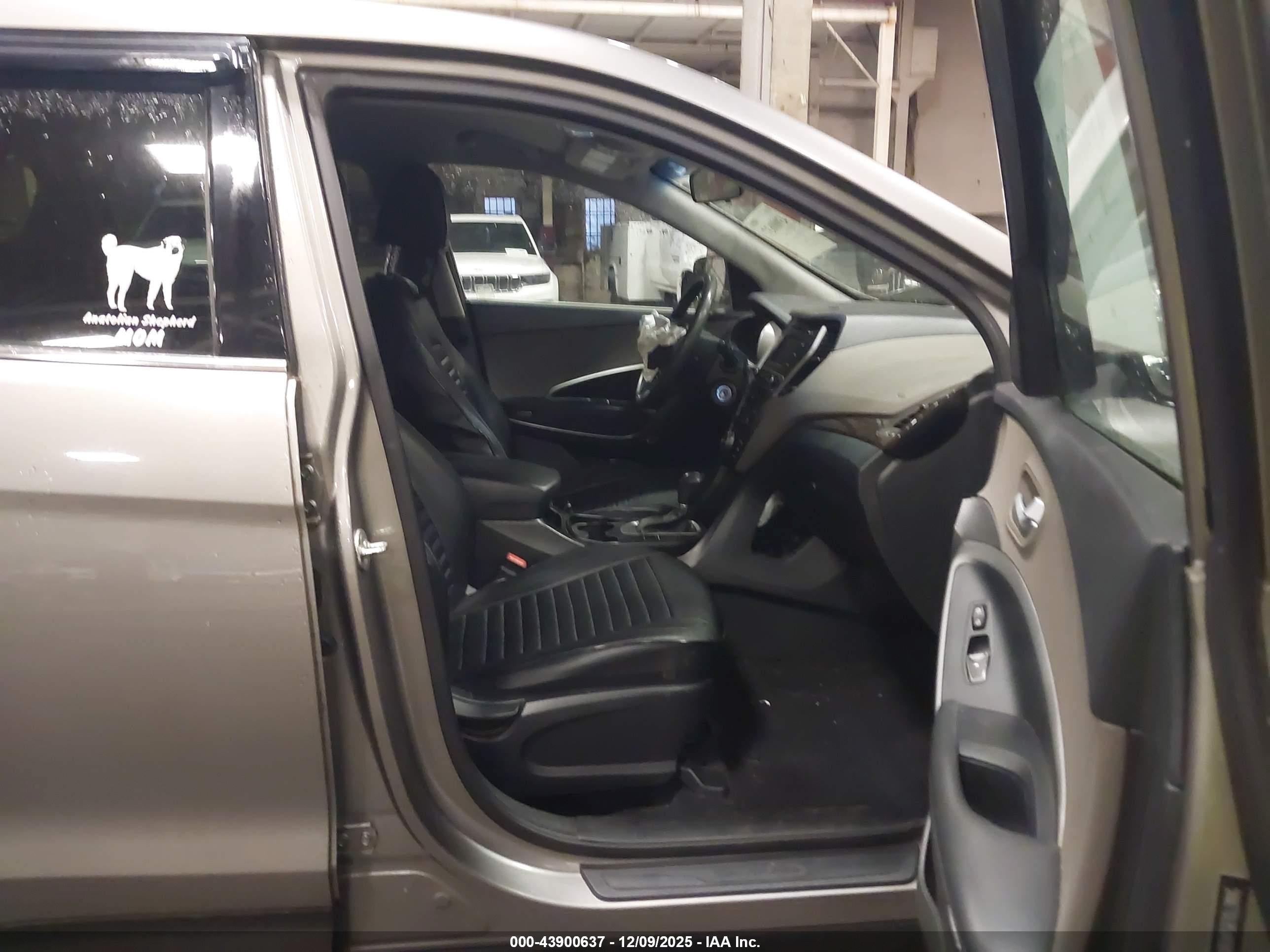 HYUNDAI SANTA image 5