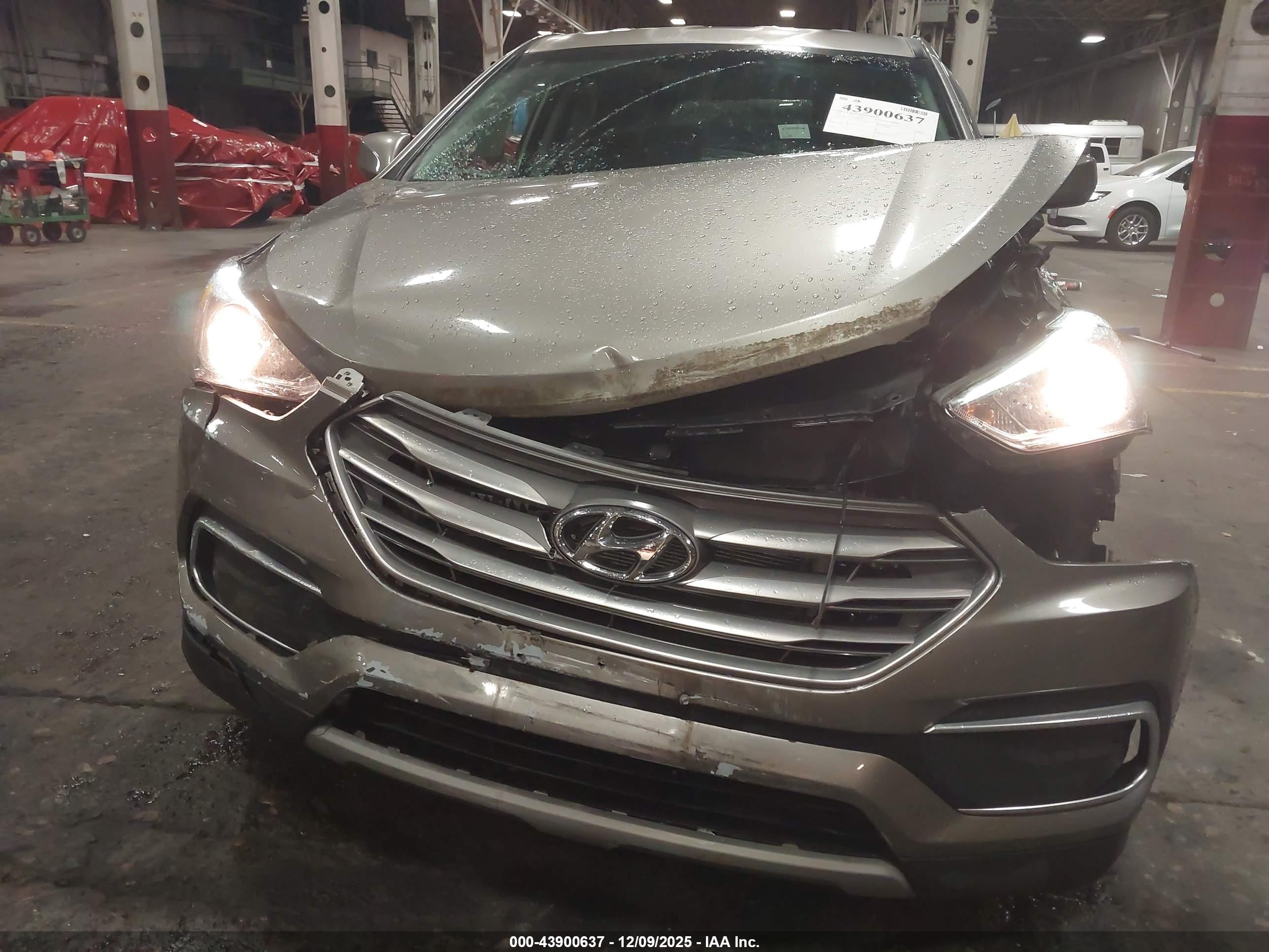 HYUNDAI SANTA image 6