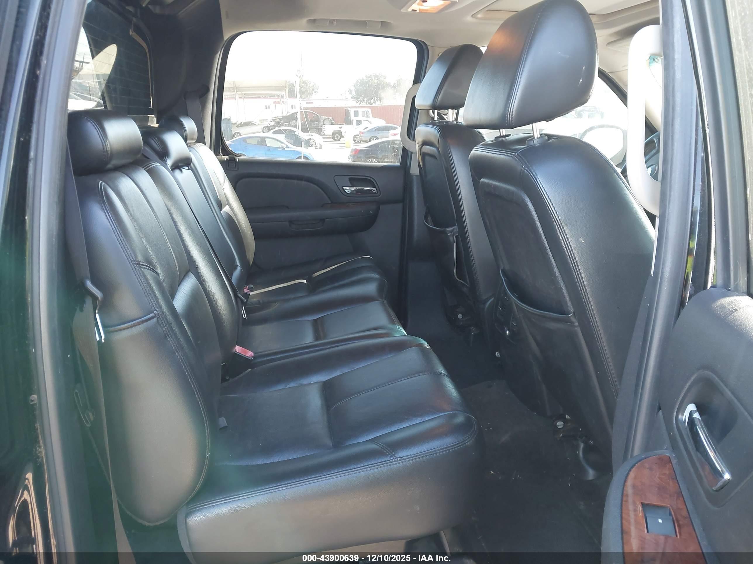 CHEVROLET AVALANCHE image 8