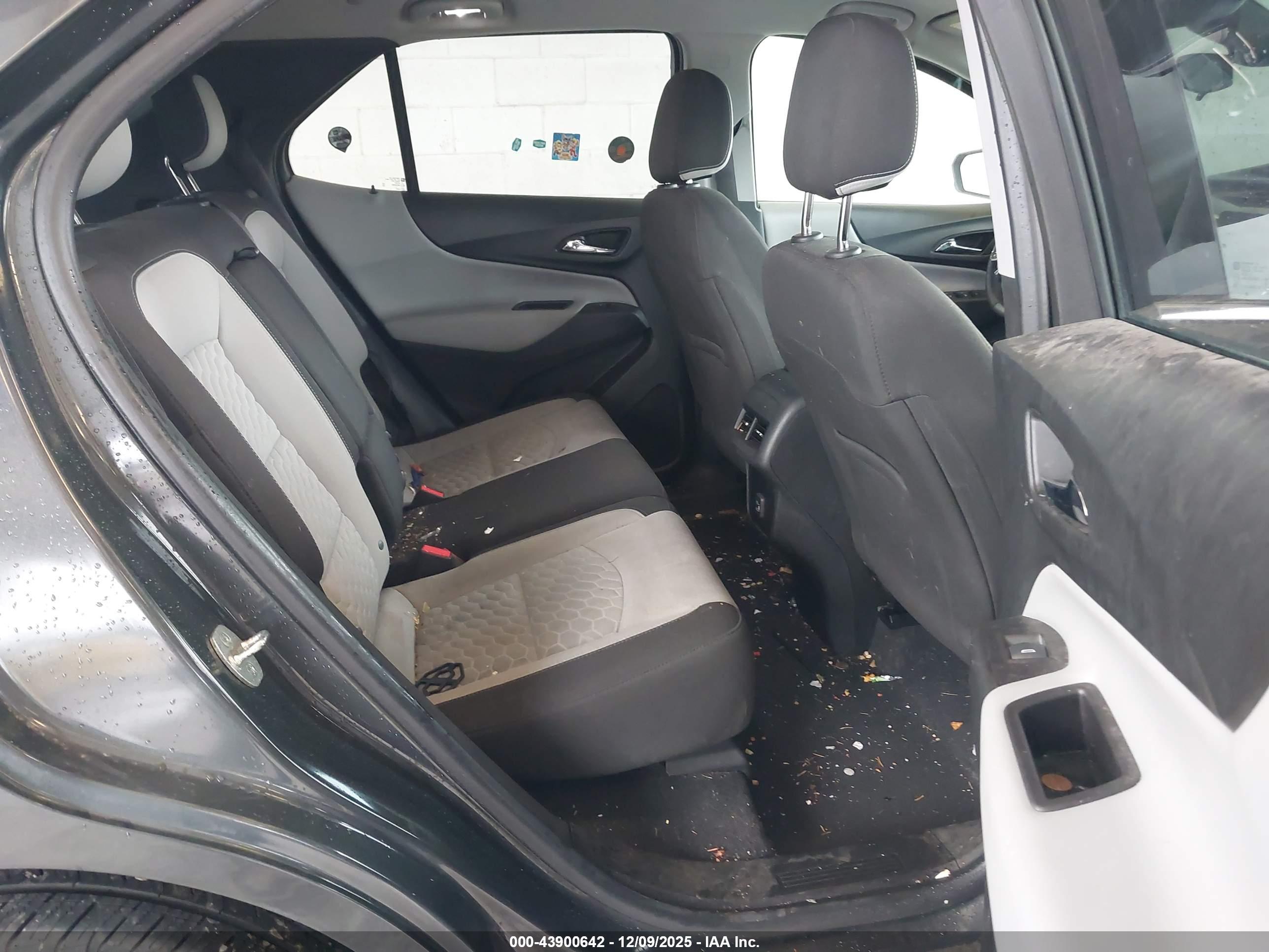 CHEVROLET EQUINOX image 8