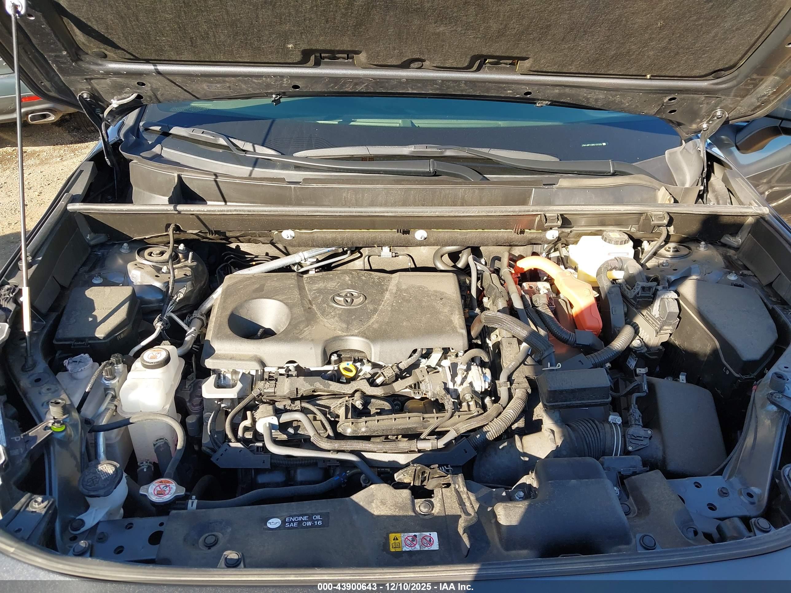TOYOTA RAV4 image 10