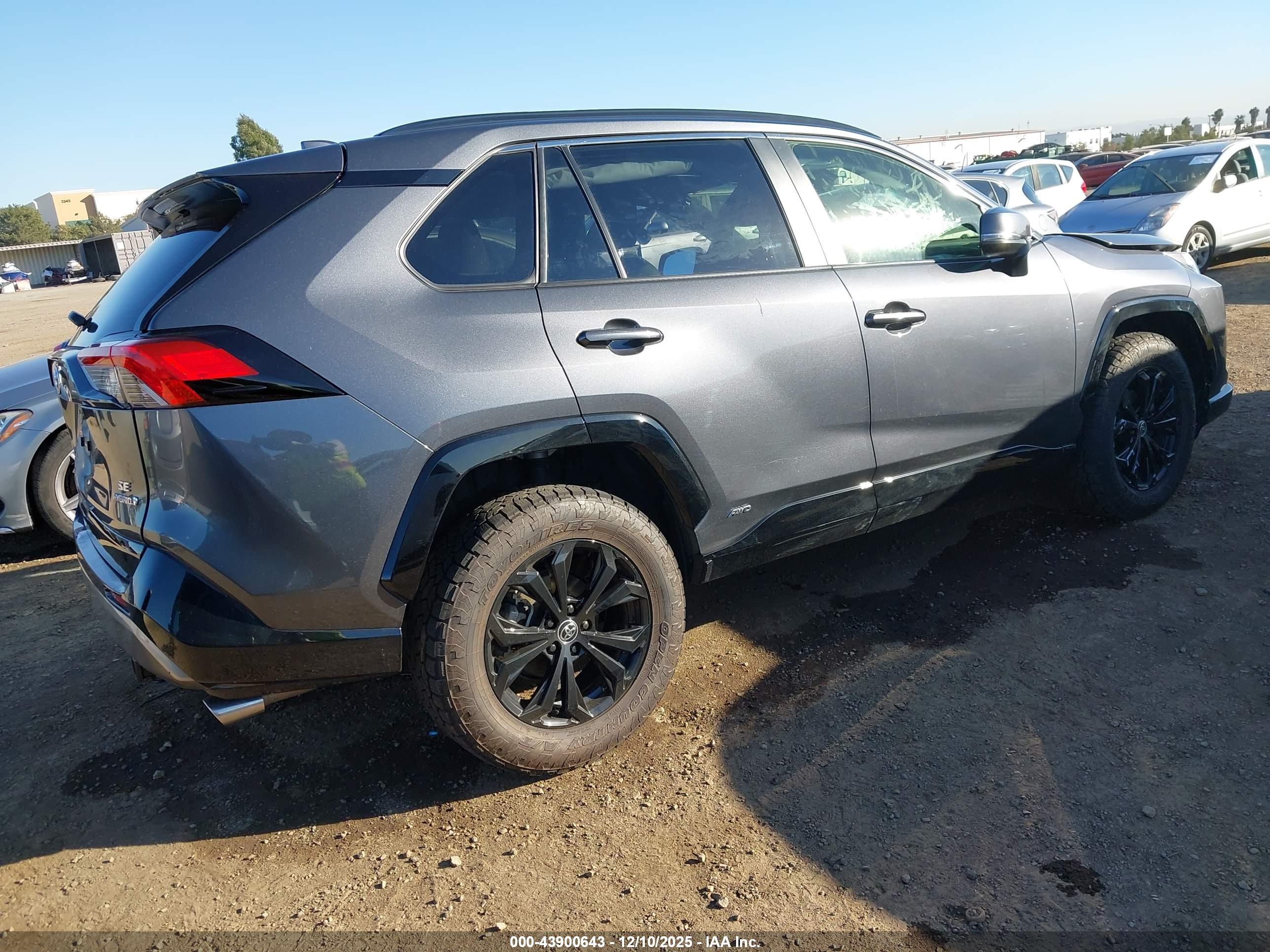 TOYOTA RAV4 image 4