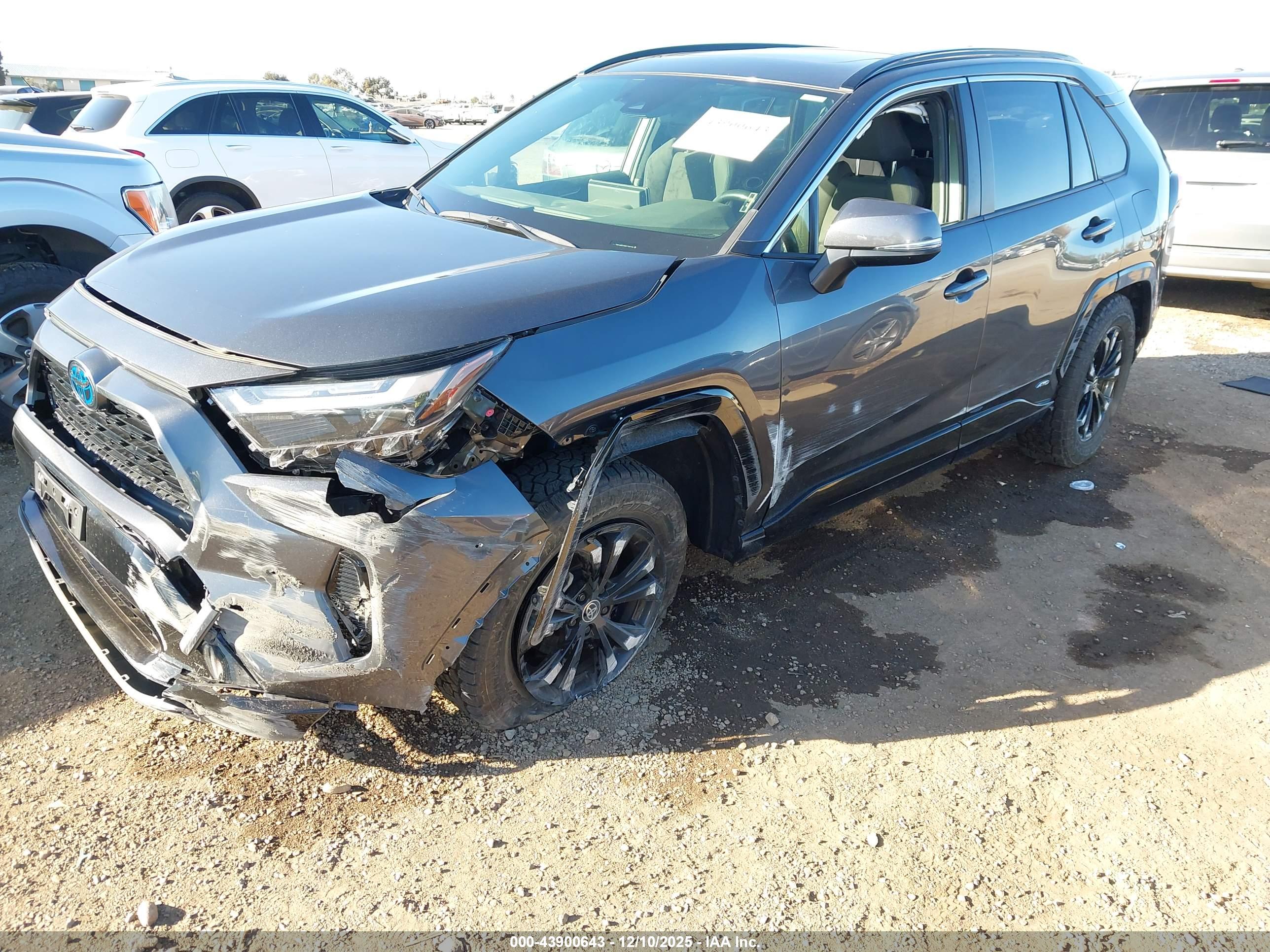 TOYOTA RAV4 image 6