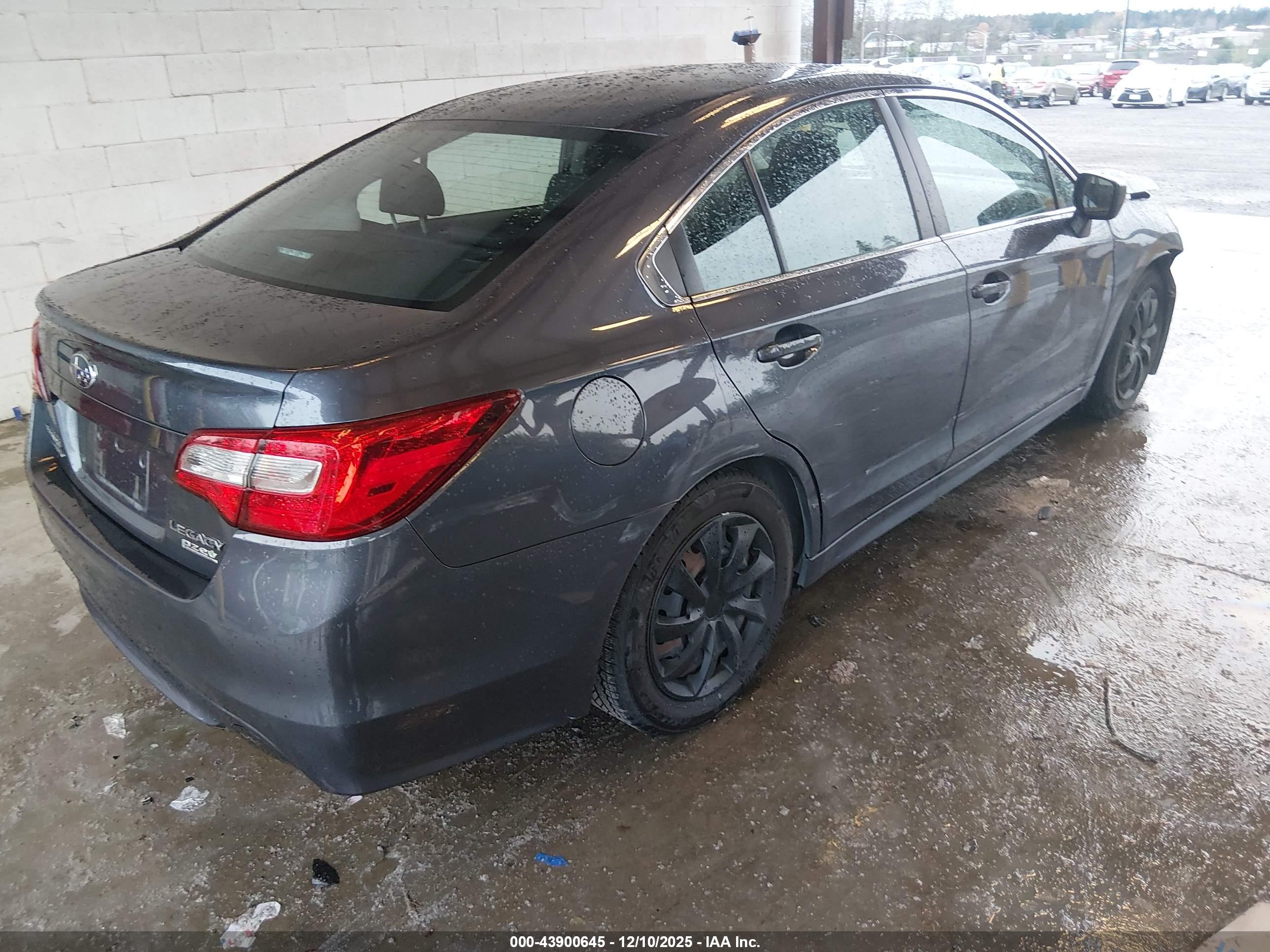 SUBARU LEGACY image 4