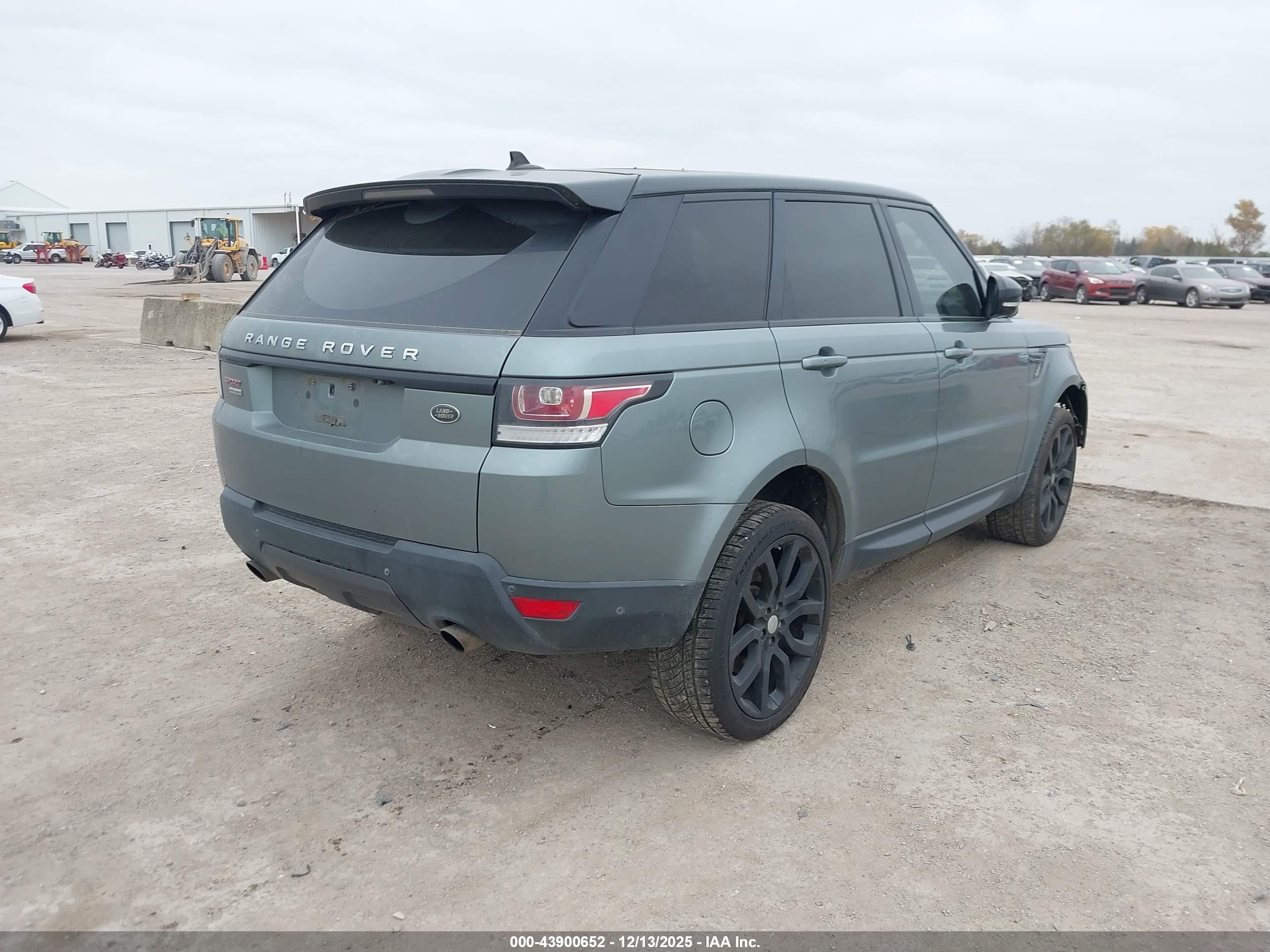 LAND ROVER image 4