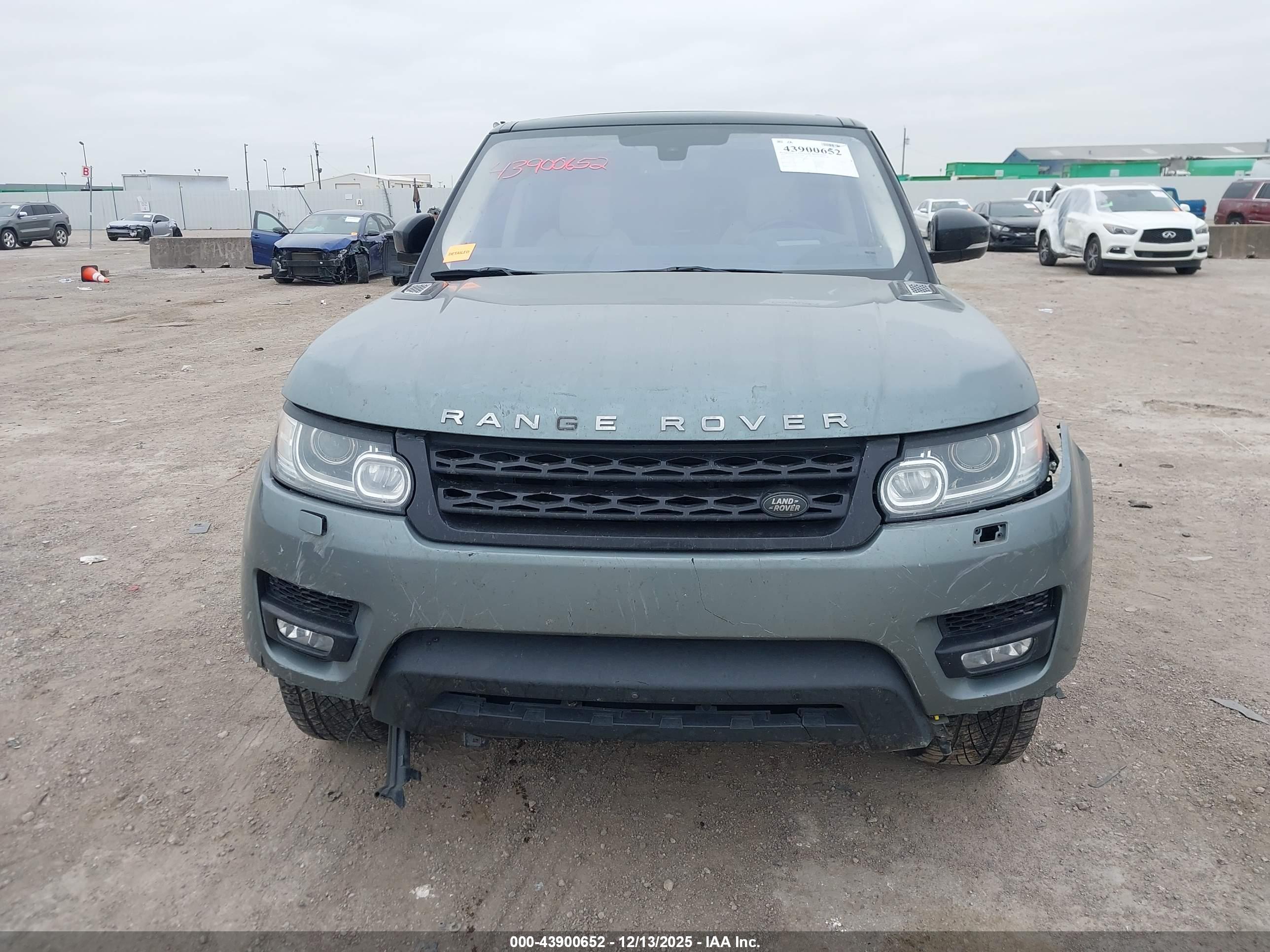 LAND ROVER image 6