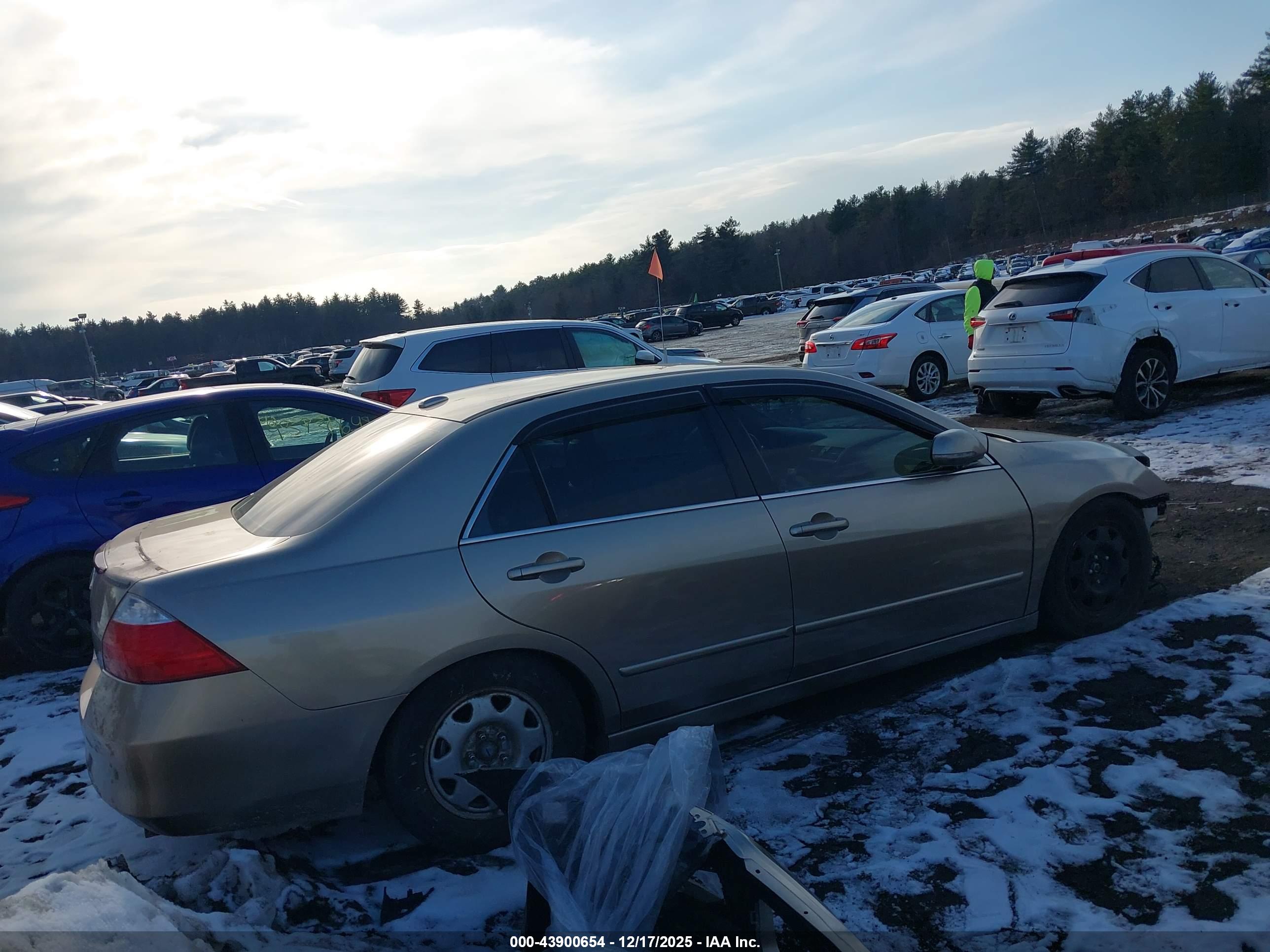 HONDA ACCORD image 4