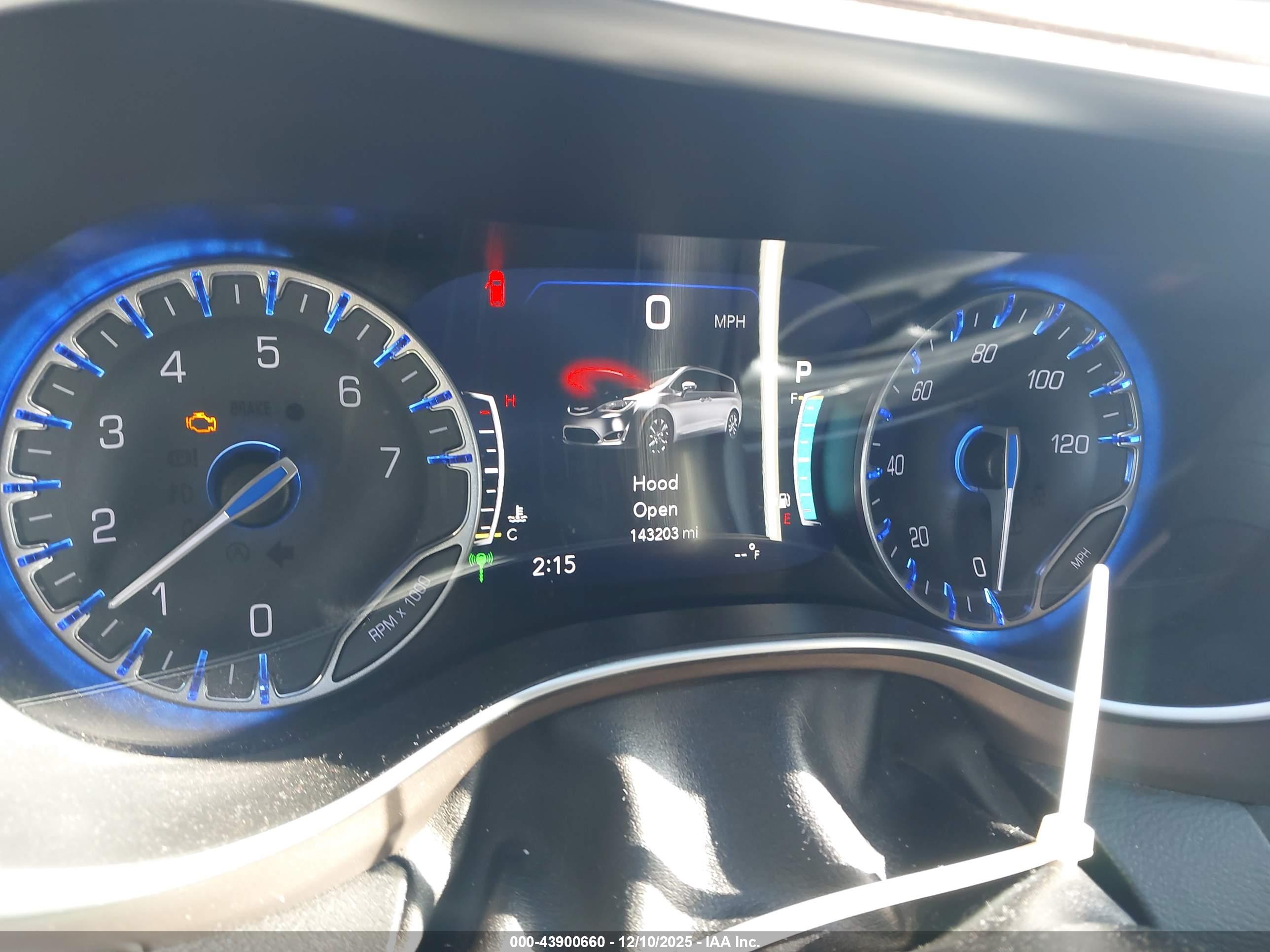 CHRYSLER PACIFICA image 7