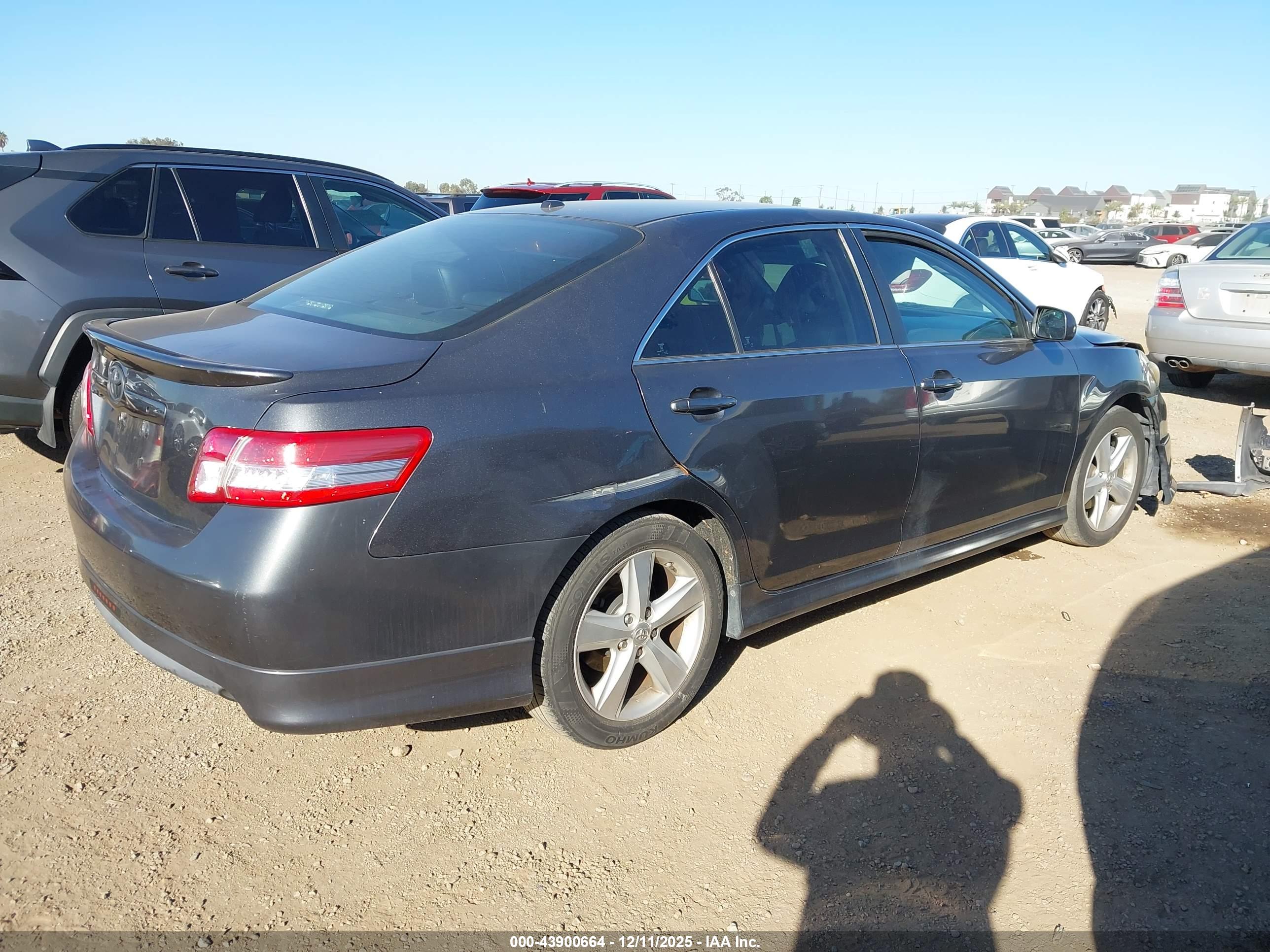 TOYOTA CAMRY image 4