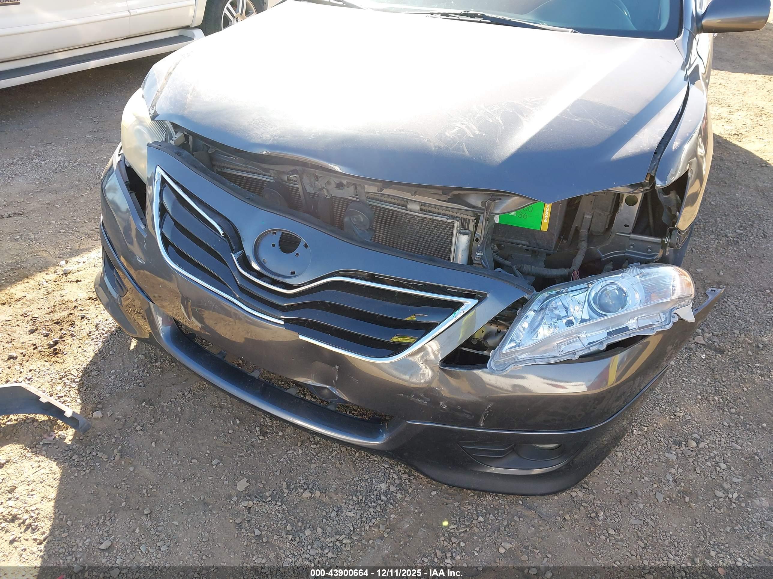 TOYOTA CAMRY image 6