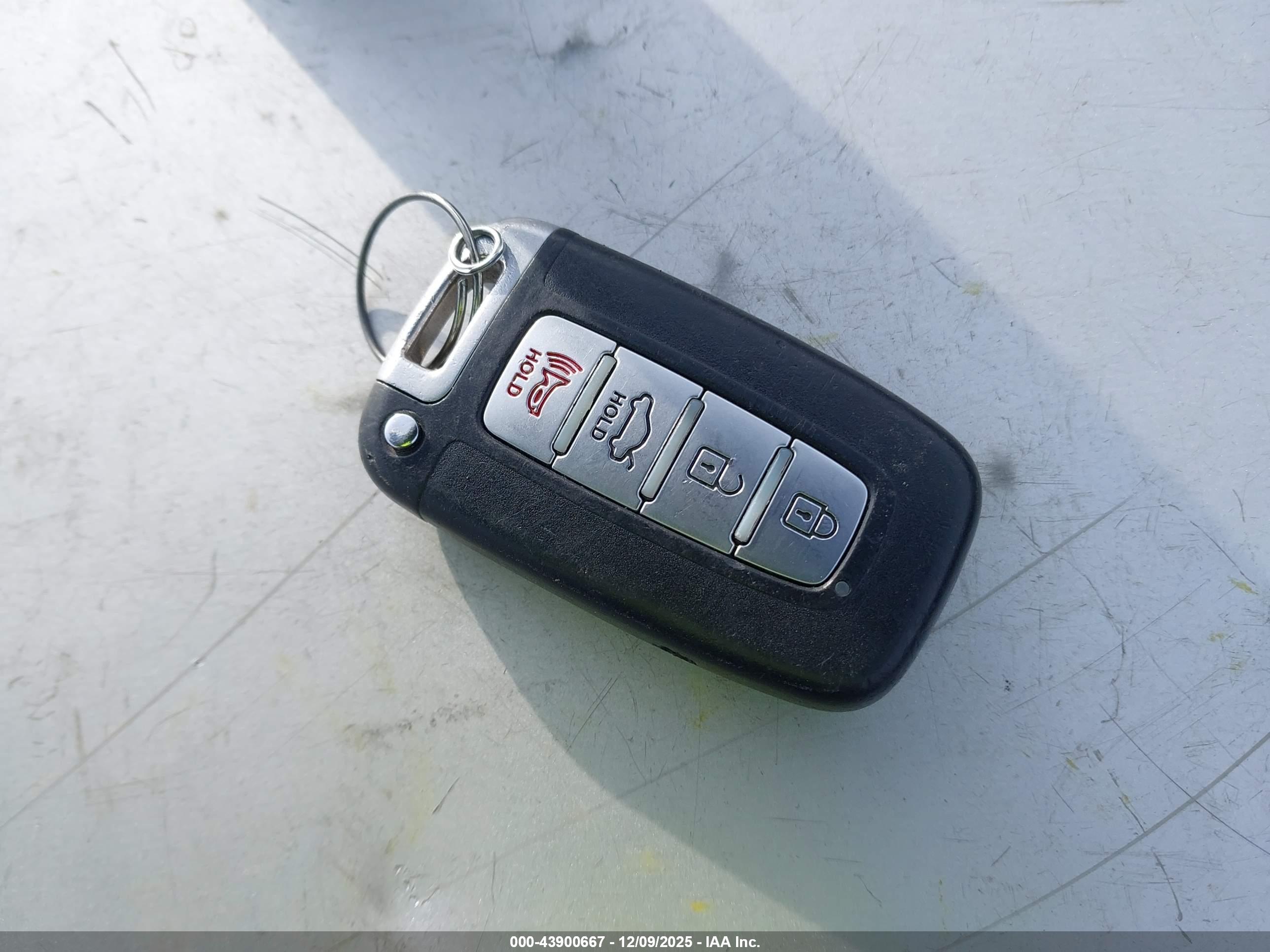 HYUNDAI ELANTRA image 11