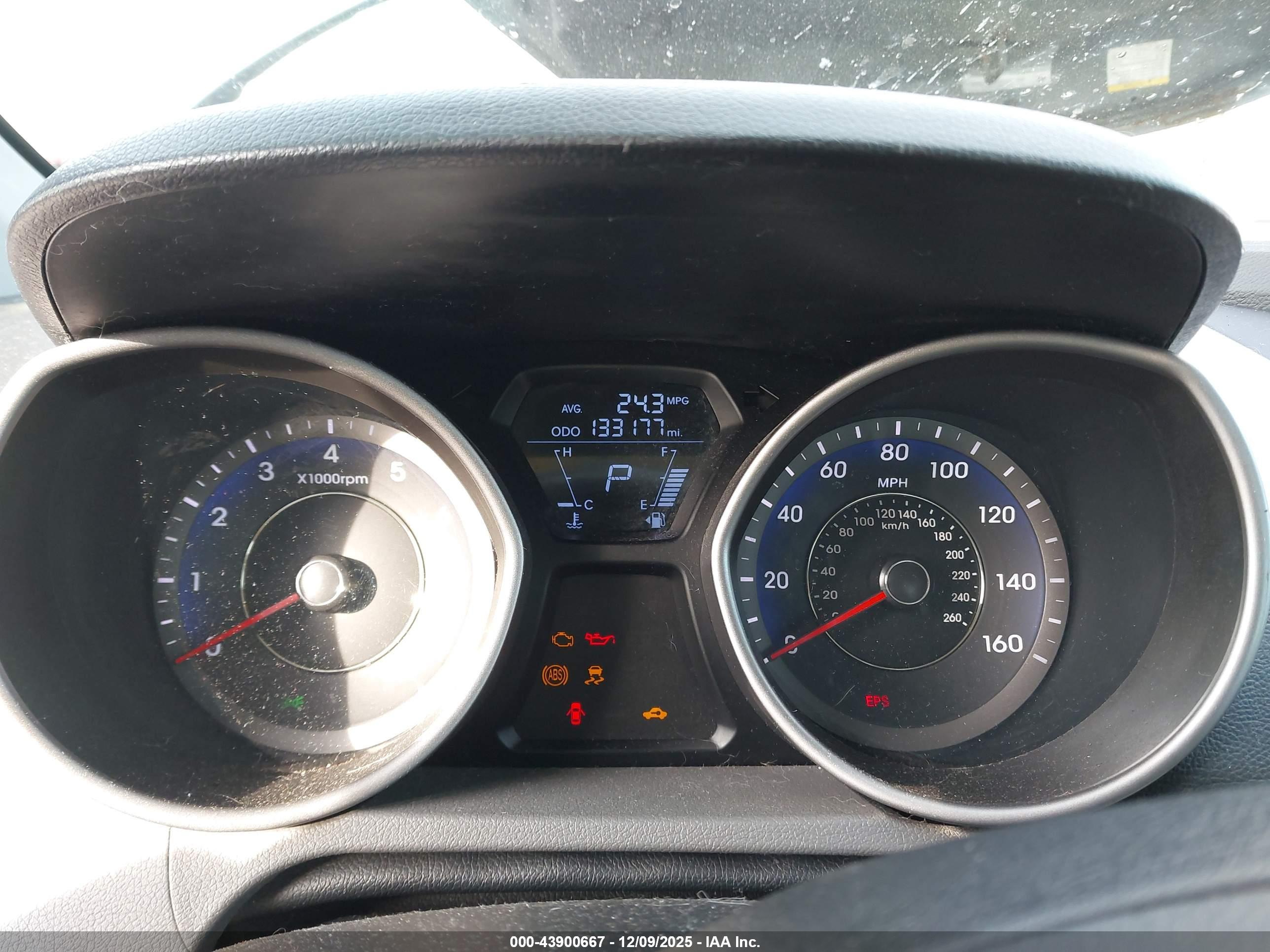 HYUNDAI ELANTRA image 7