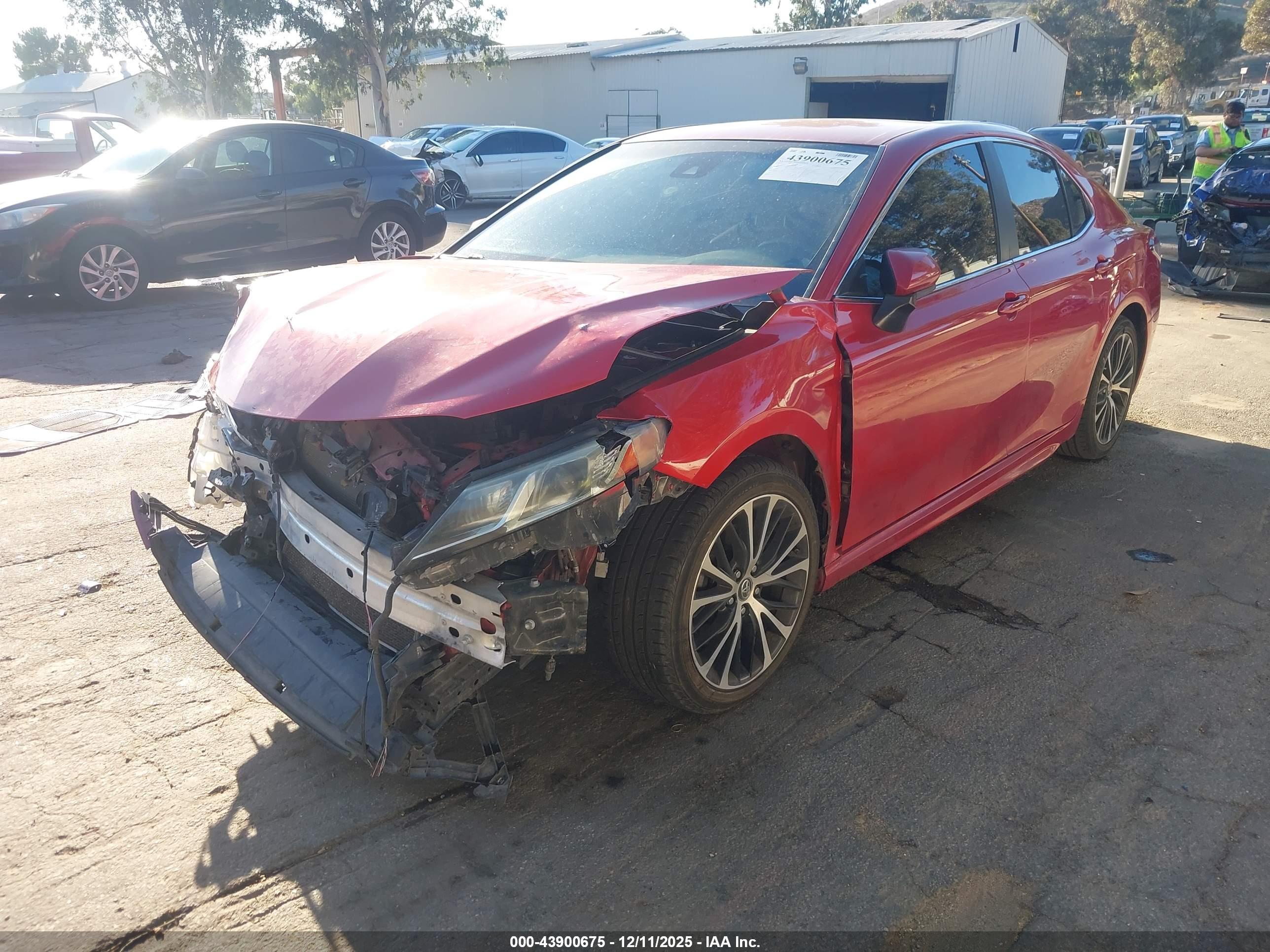 TOYOTA CAMRY image 2