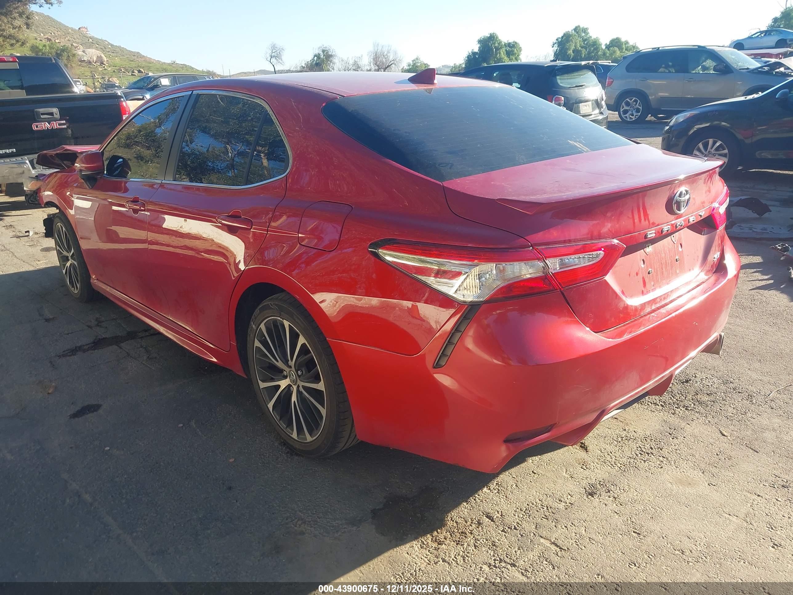 TOYOTA CAMRY image 3