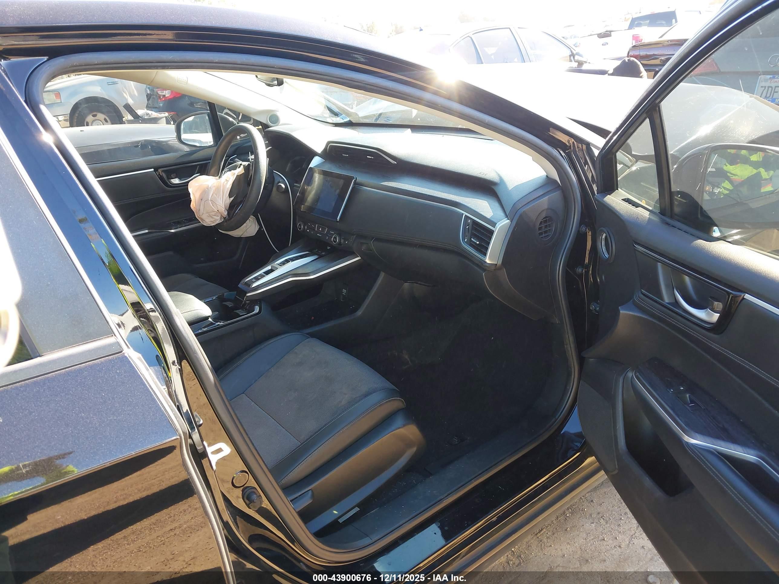 HONDA CLARITY image 5