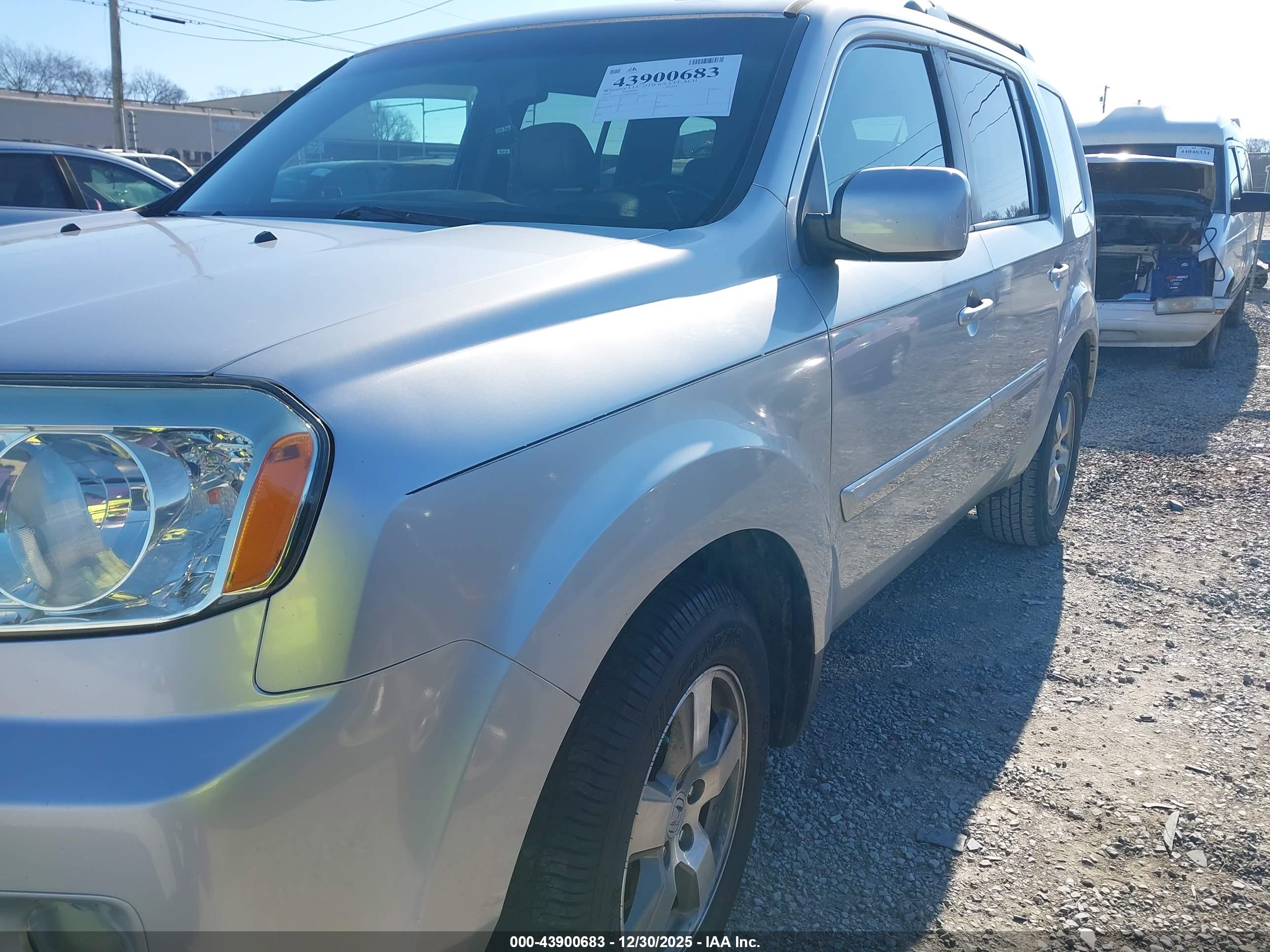 HONDA PILOT image 2