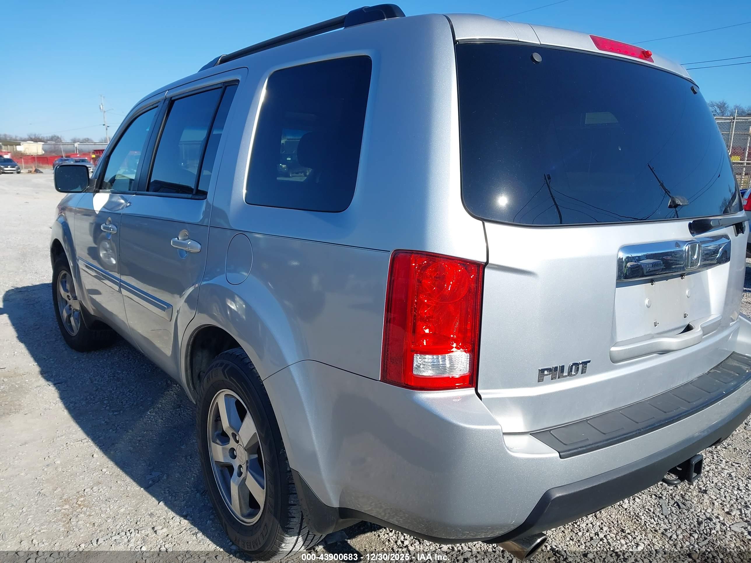 HONDA PILOT image 3