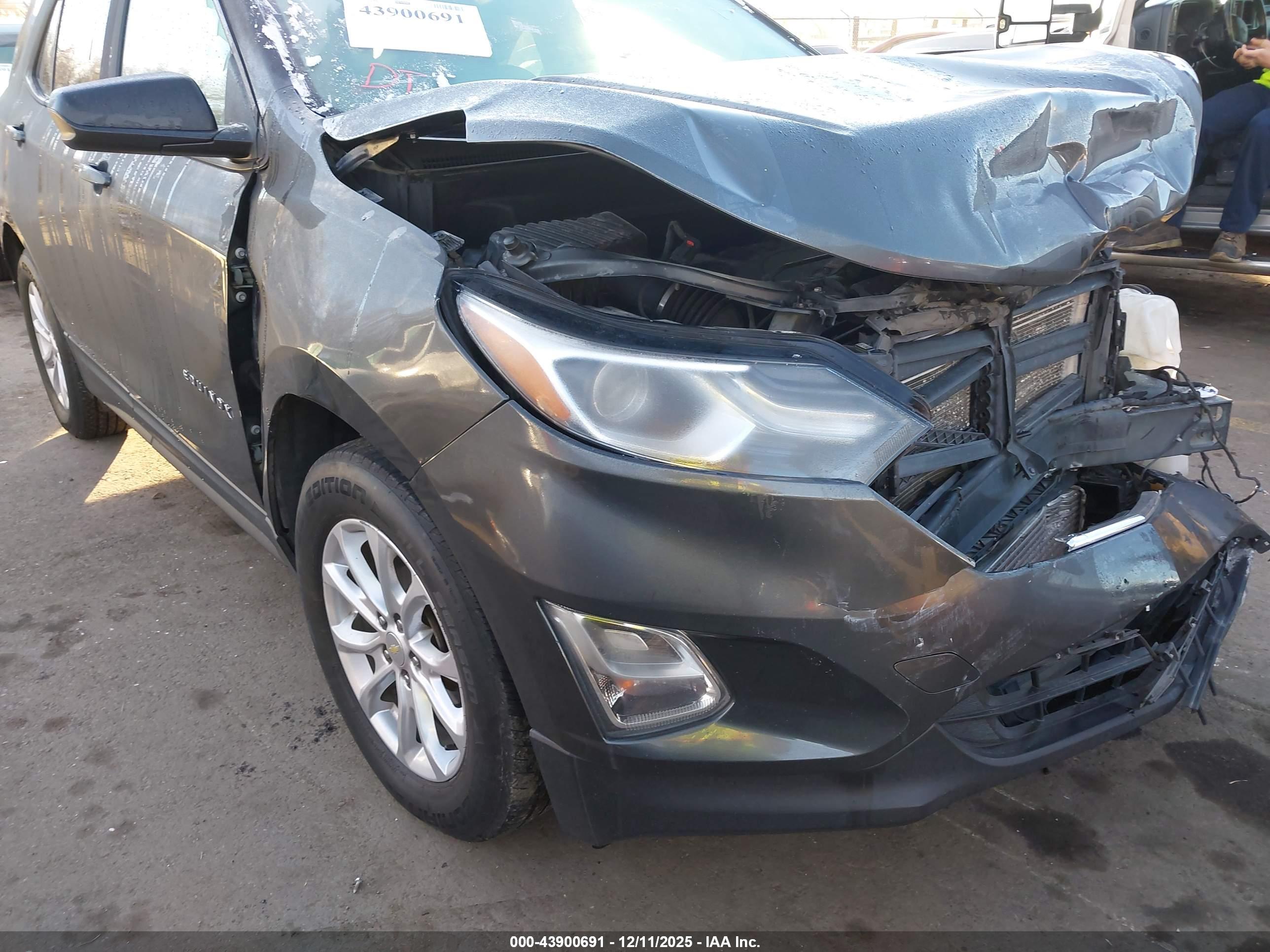 CHEVROLET EQUINOX image 6