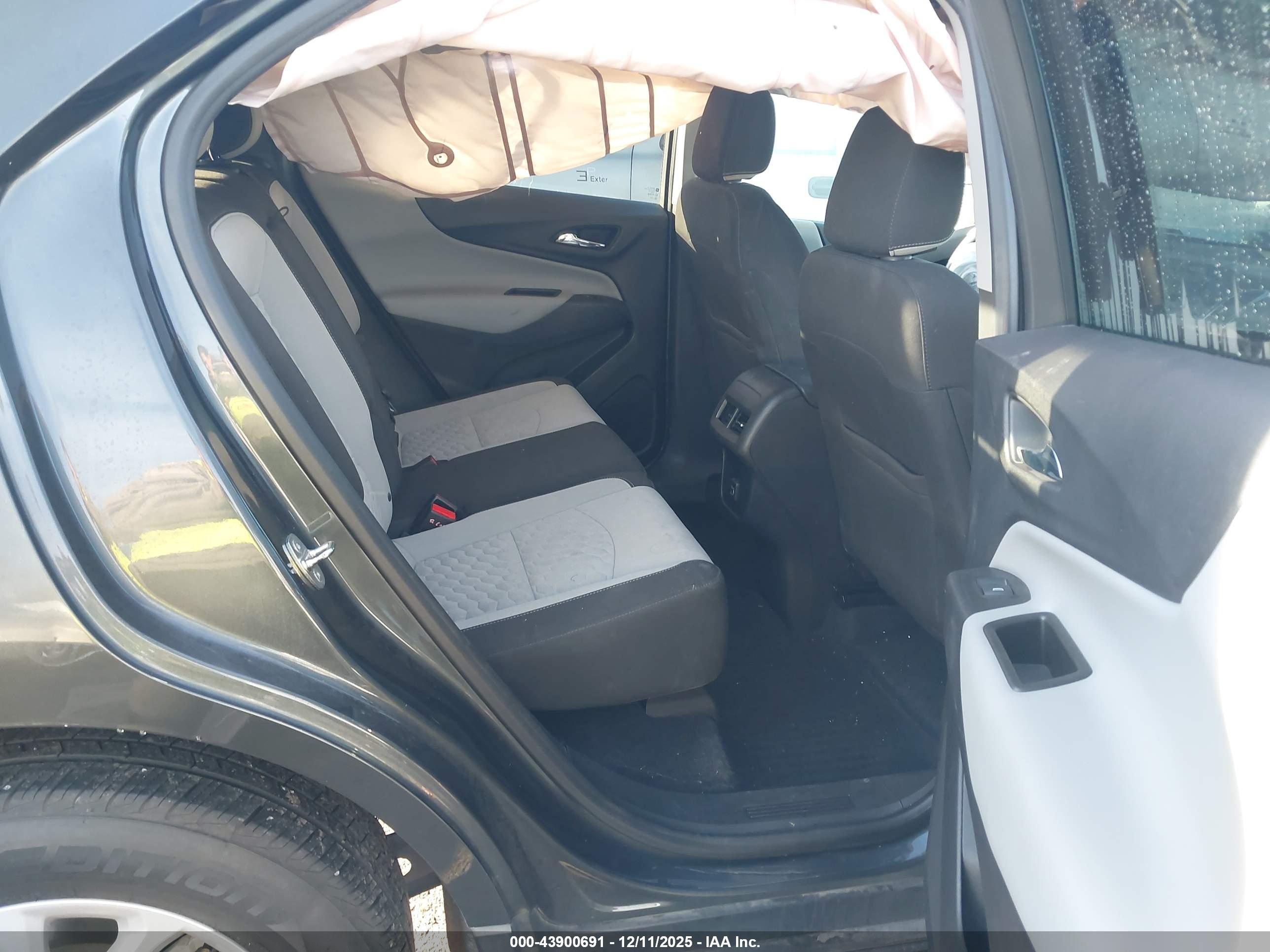 CHEVROLET EQUINOX image 8