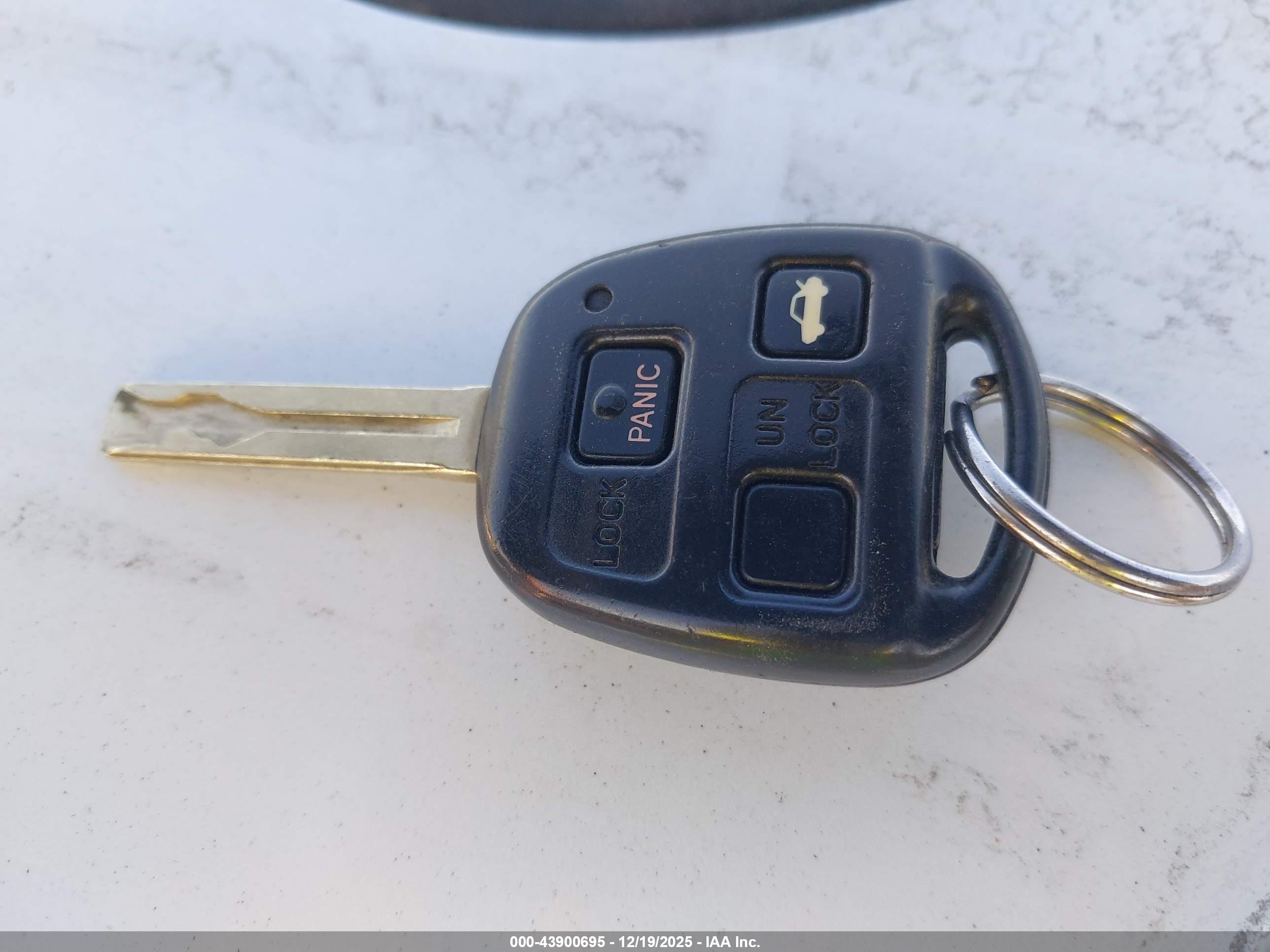LEXUS ES image 11