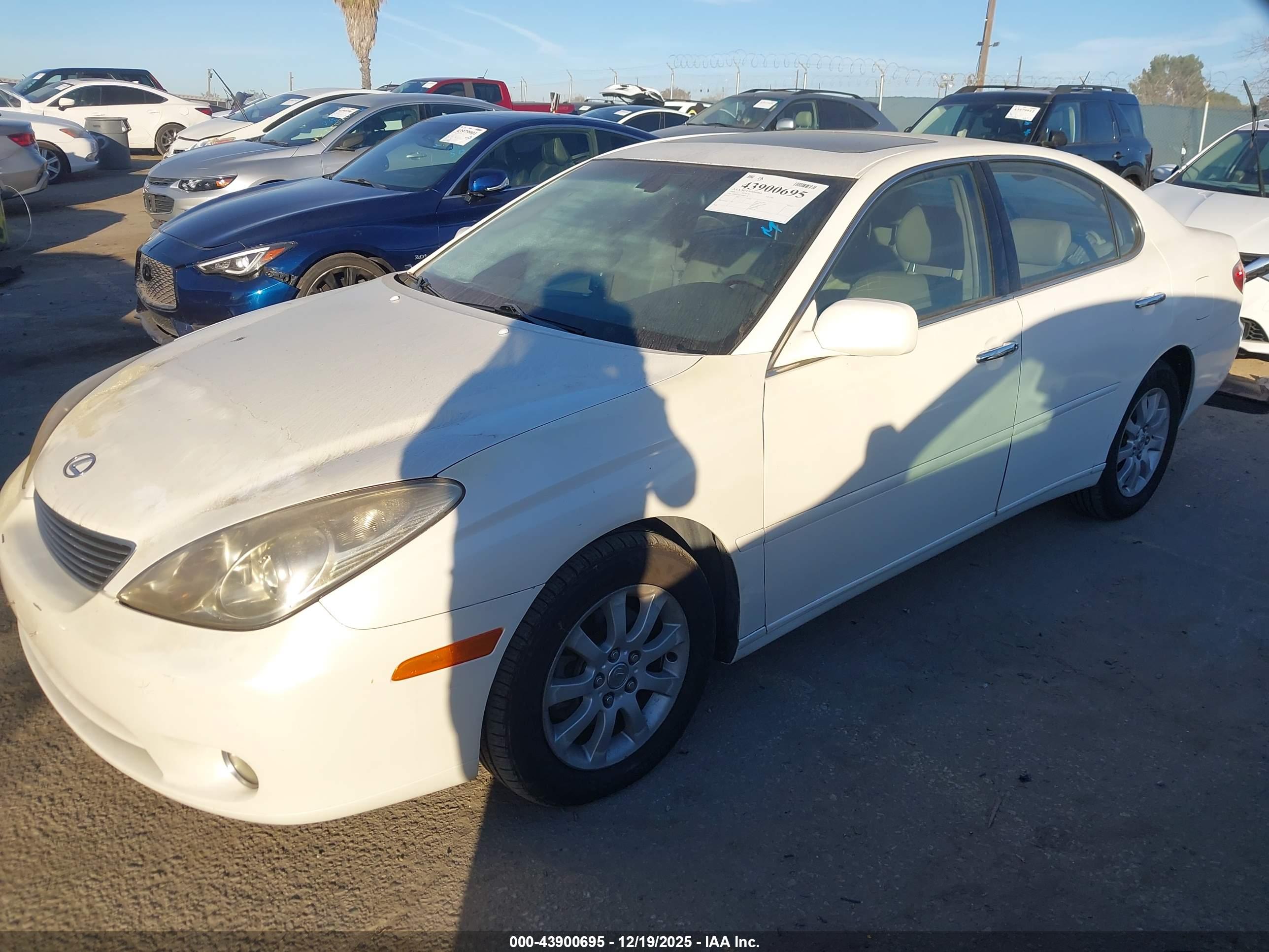 LEXUS ES image 2