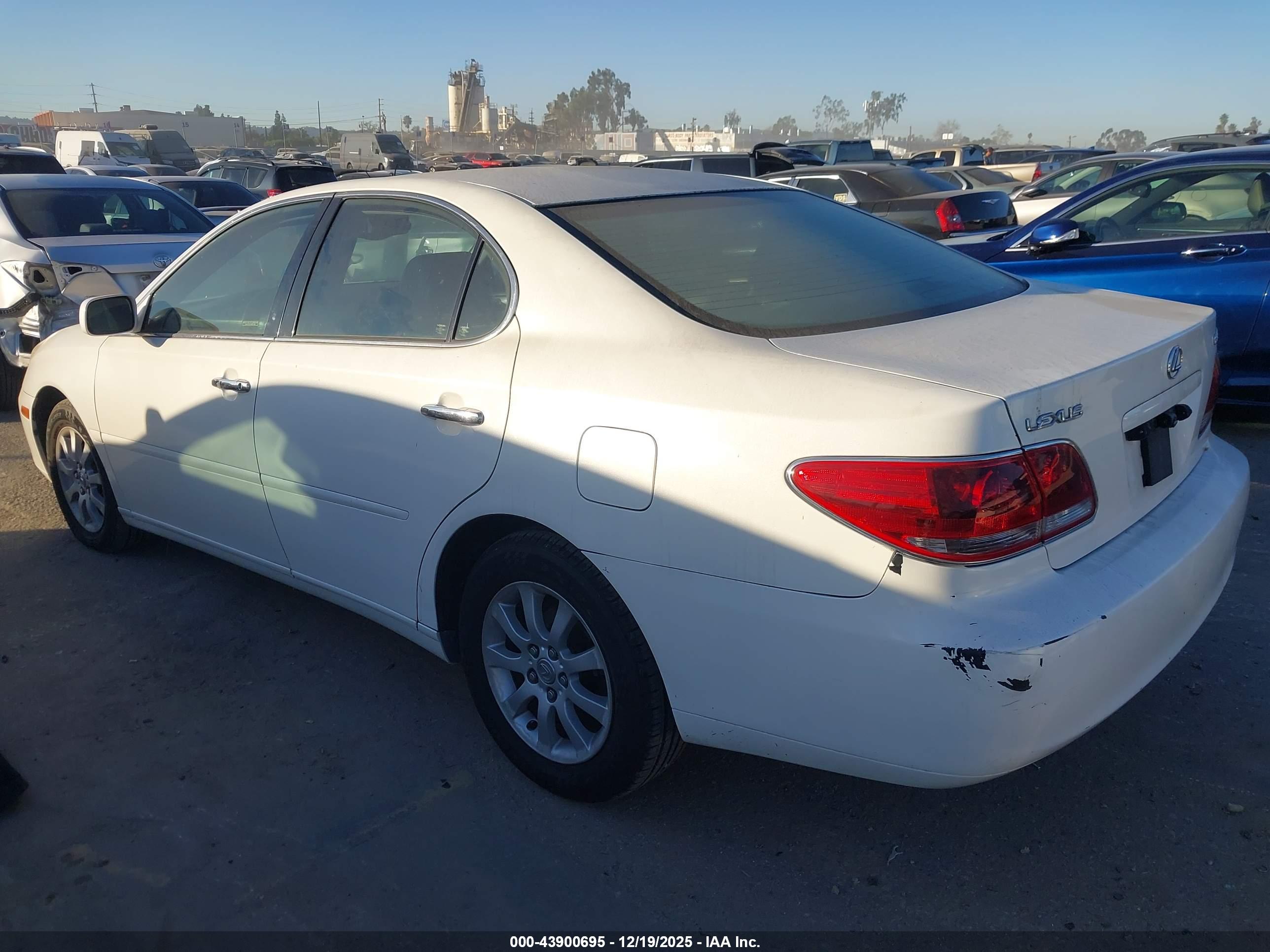 LEXUS ES image 3