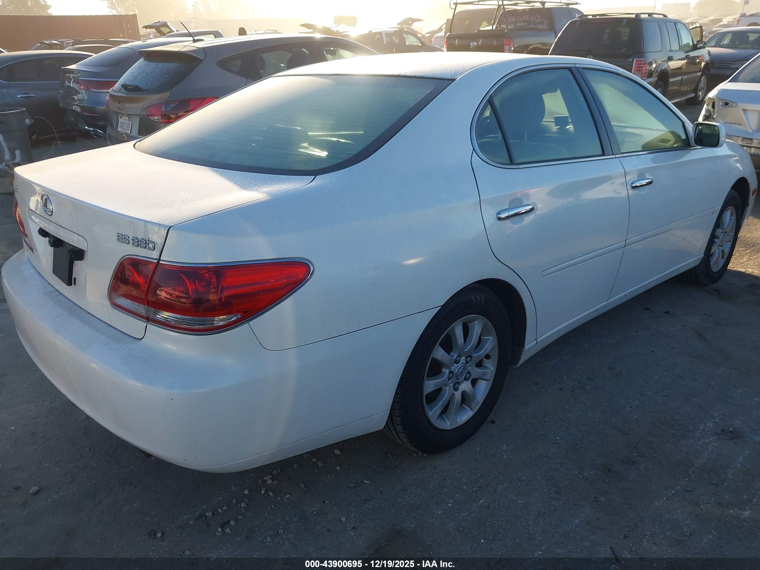 LEXUS ES image 4