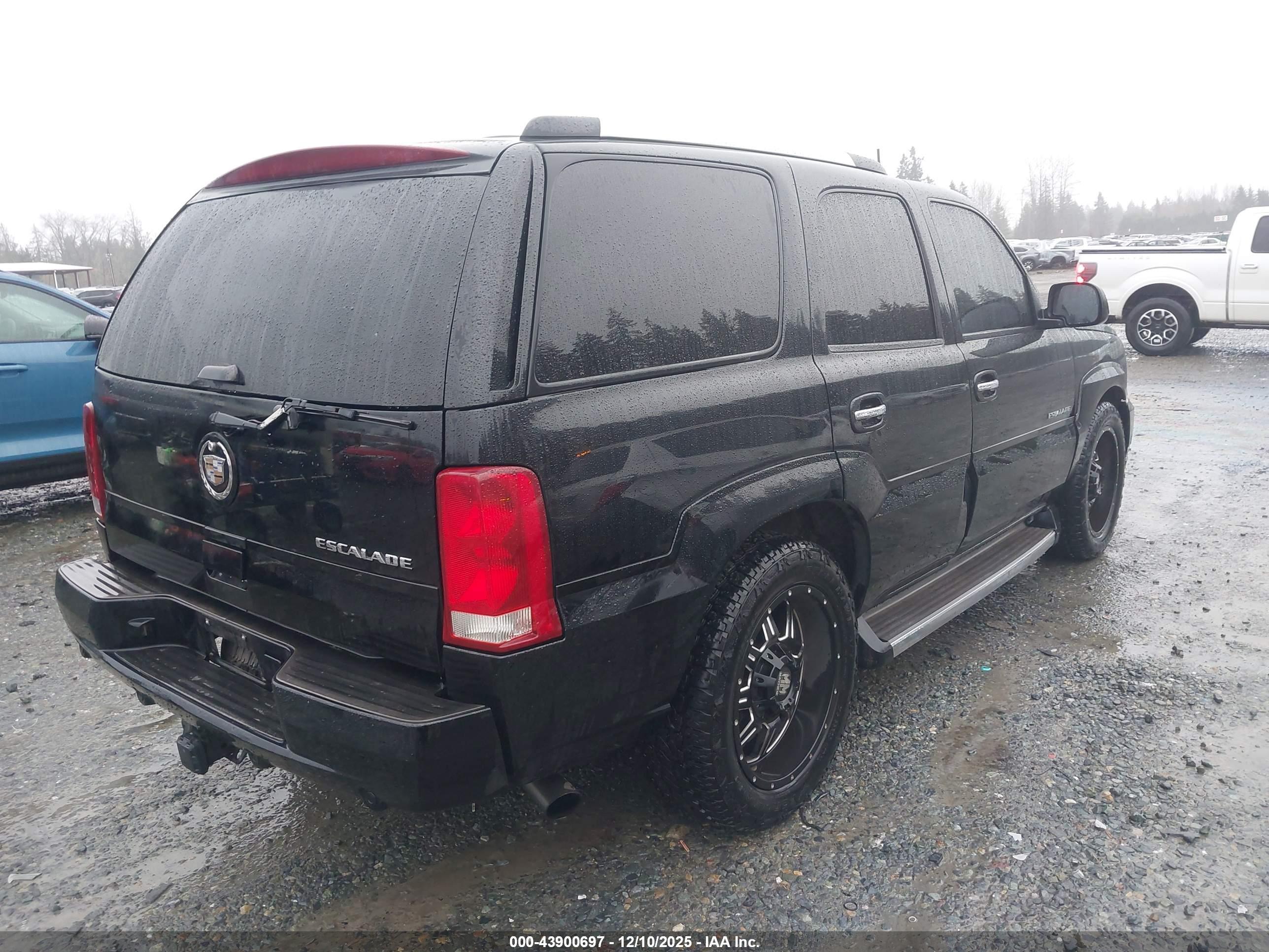 CADILLAC ESCALADE image 4
