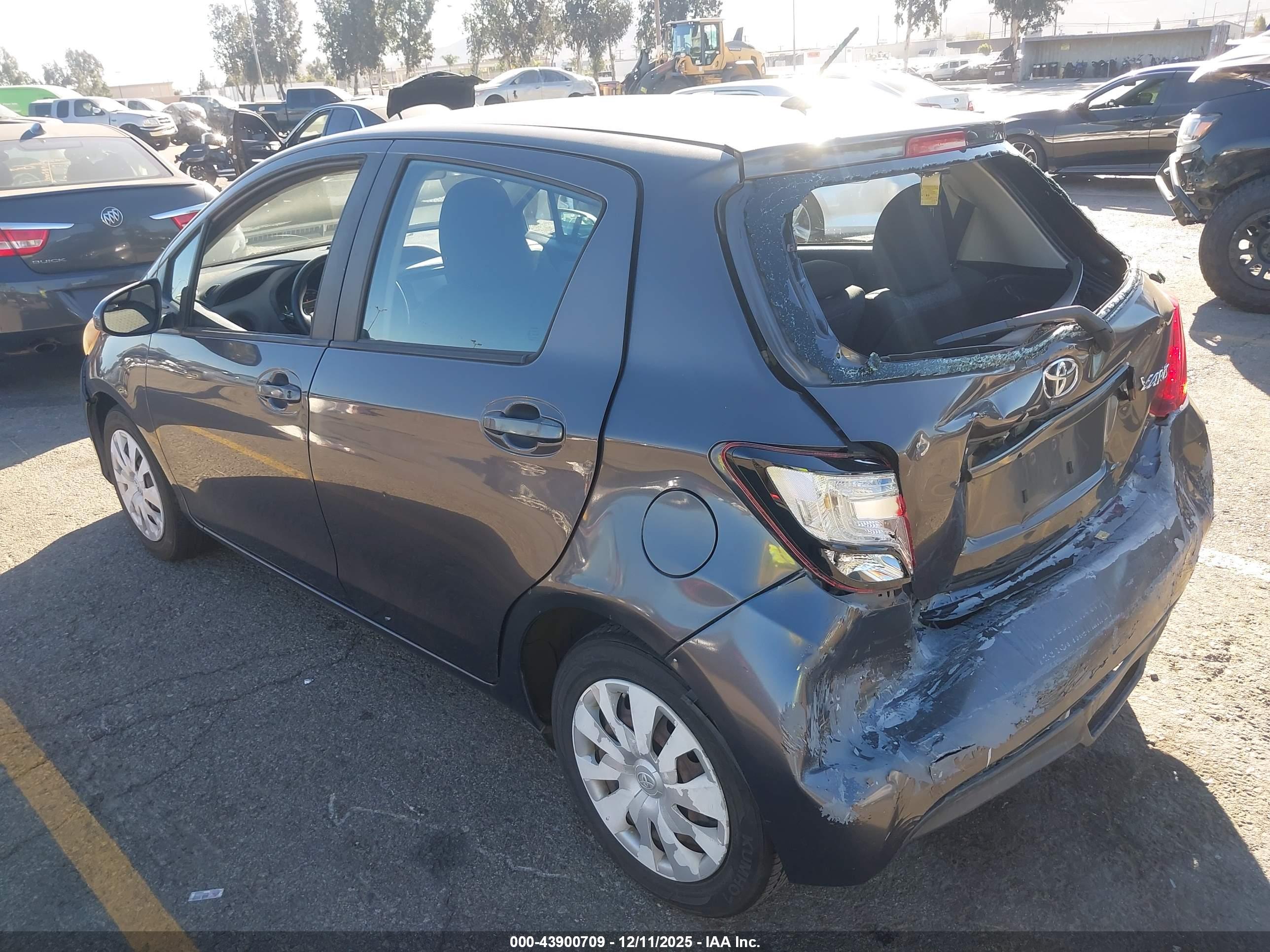 TOYOTA YARIS image 3