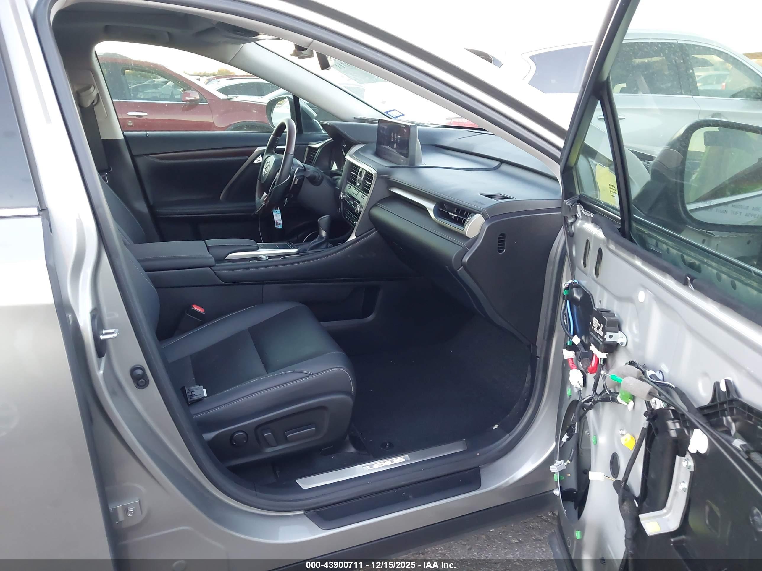 LEXUS RX image 5