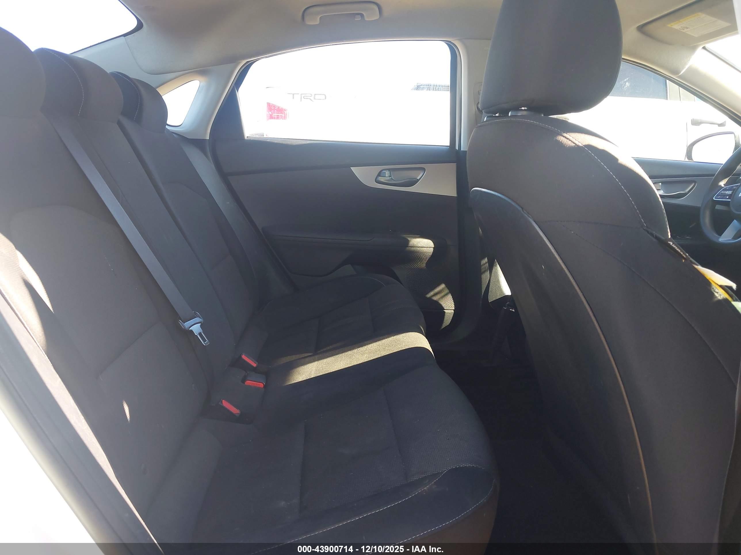 KIA FORTE image 8
