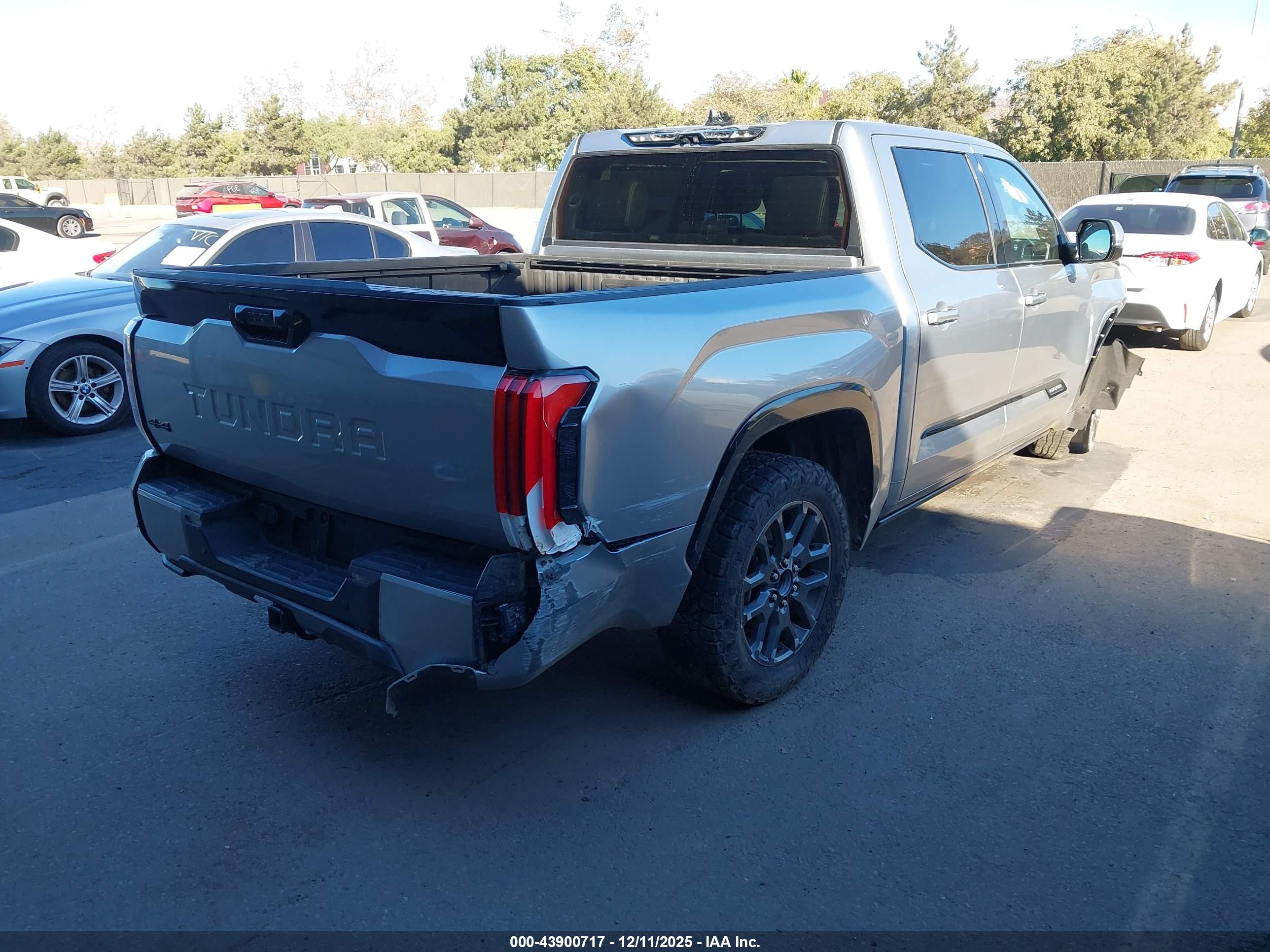 TOYOTA TUNDRA image 4