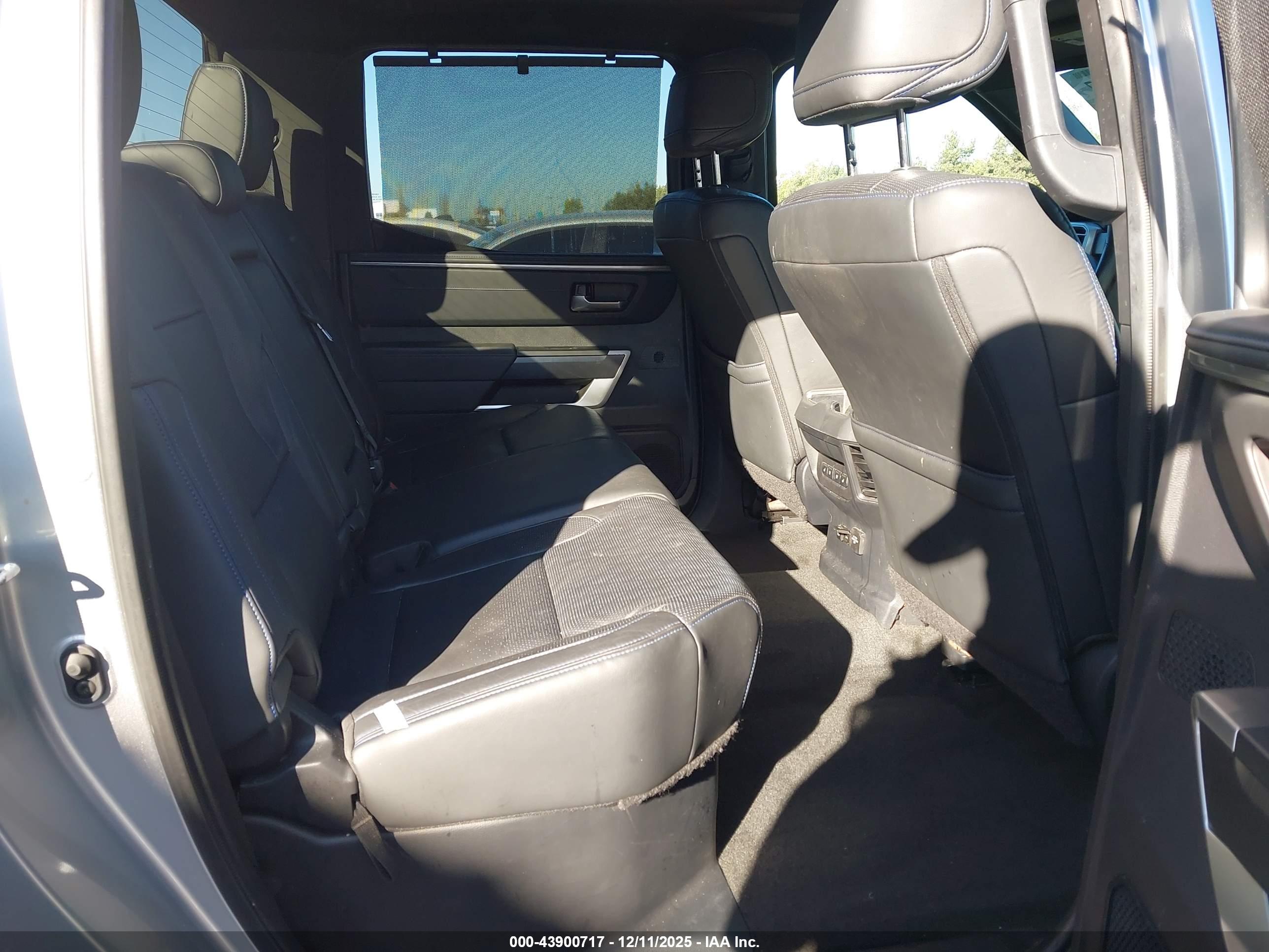 TOYOTA TUNDRA image 8