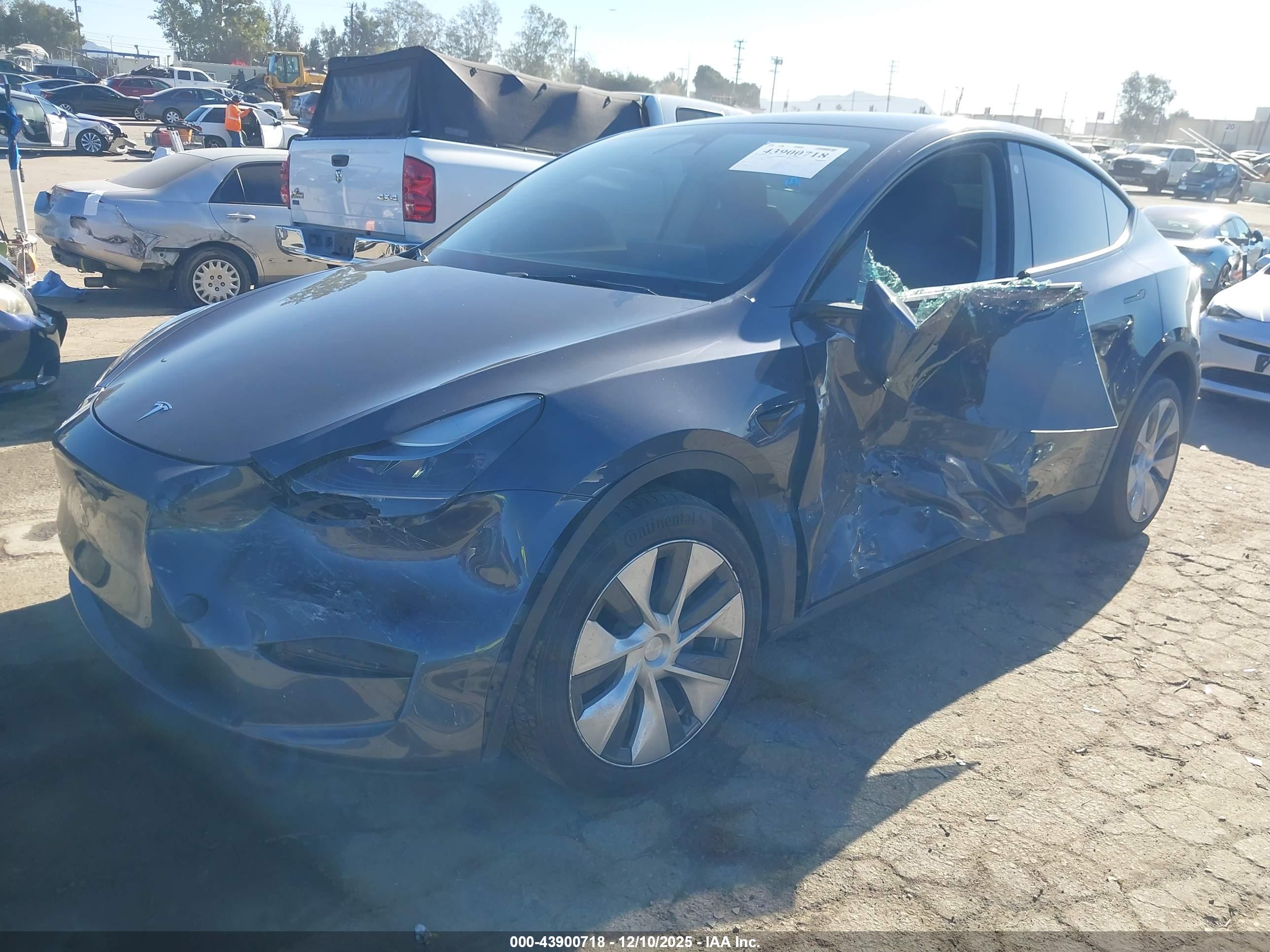 TESLA MODEL image 2