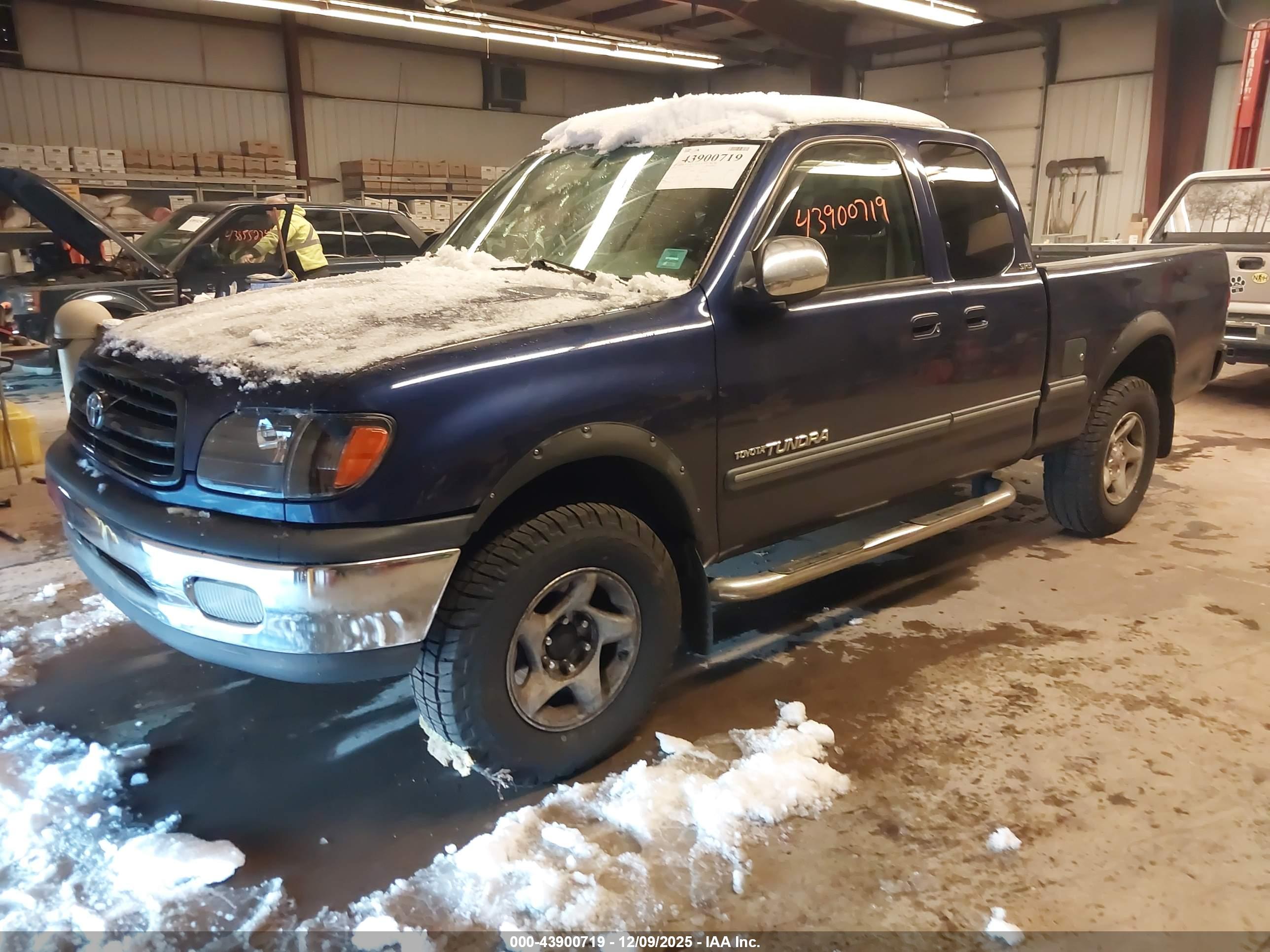 TOYOTA TUNDRA image 2