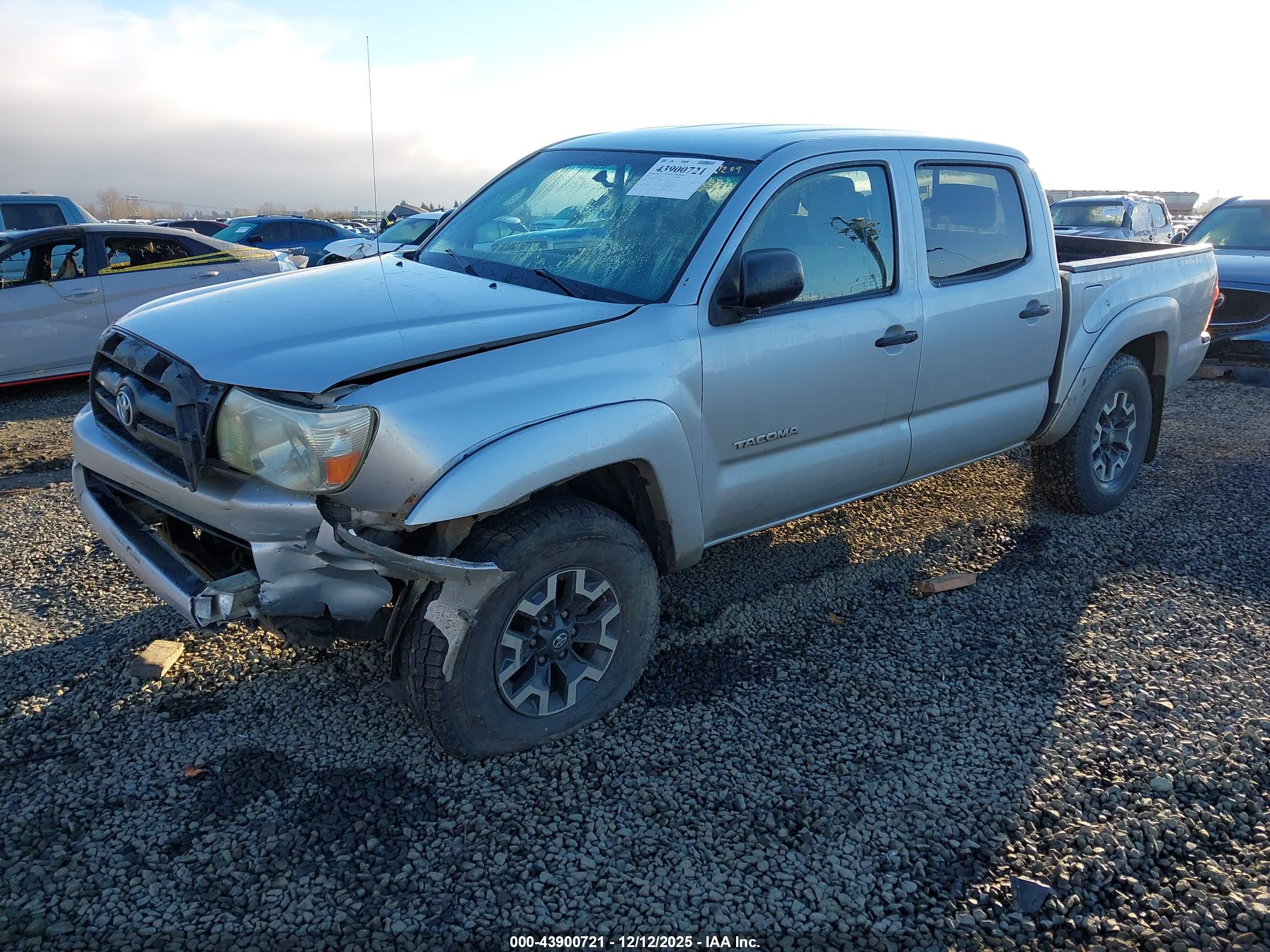 TOYOTA TACOMA image 2