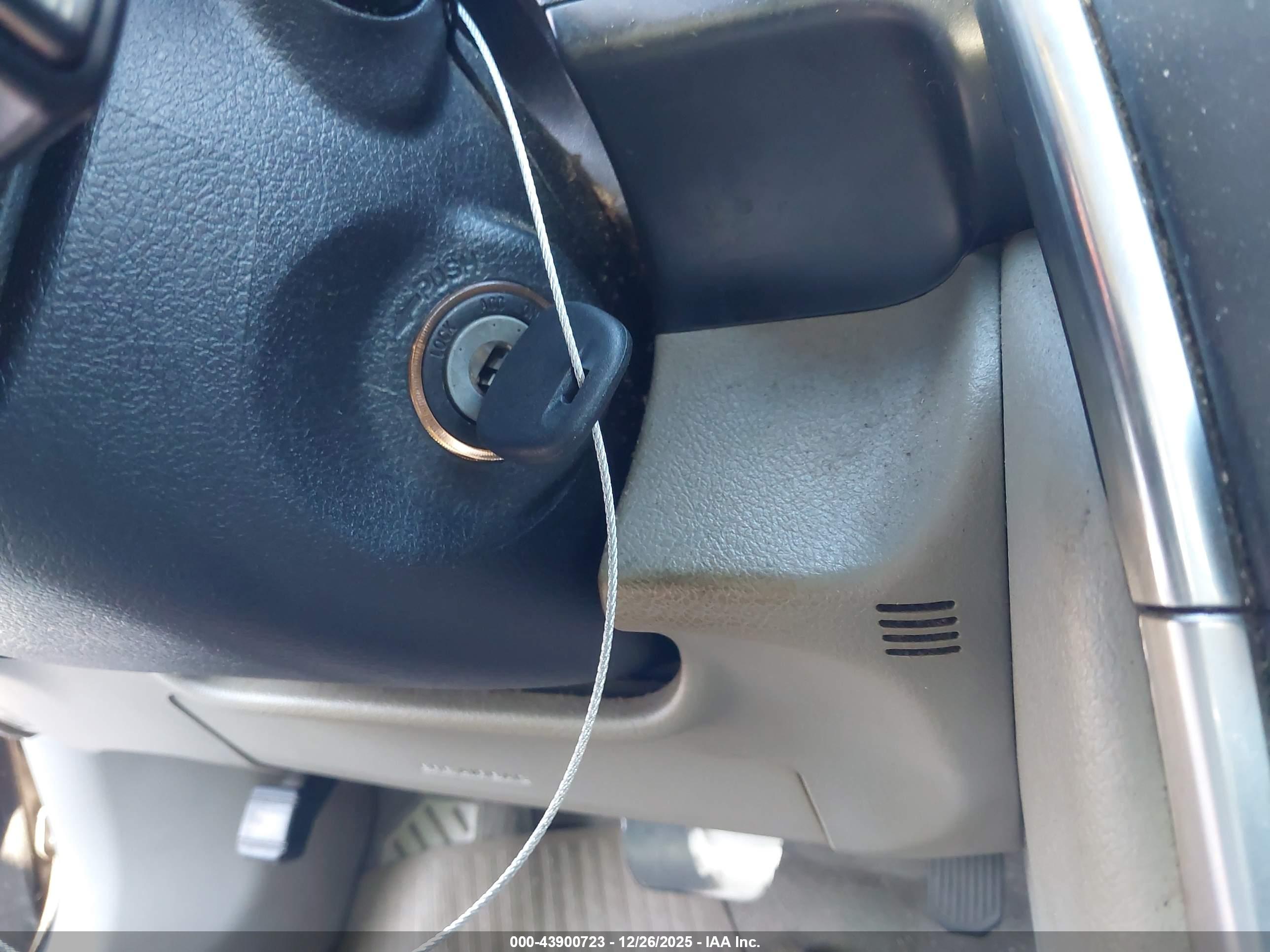 TOYOTA CAMRY image 11
