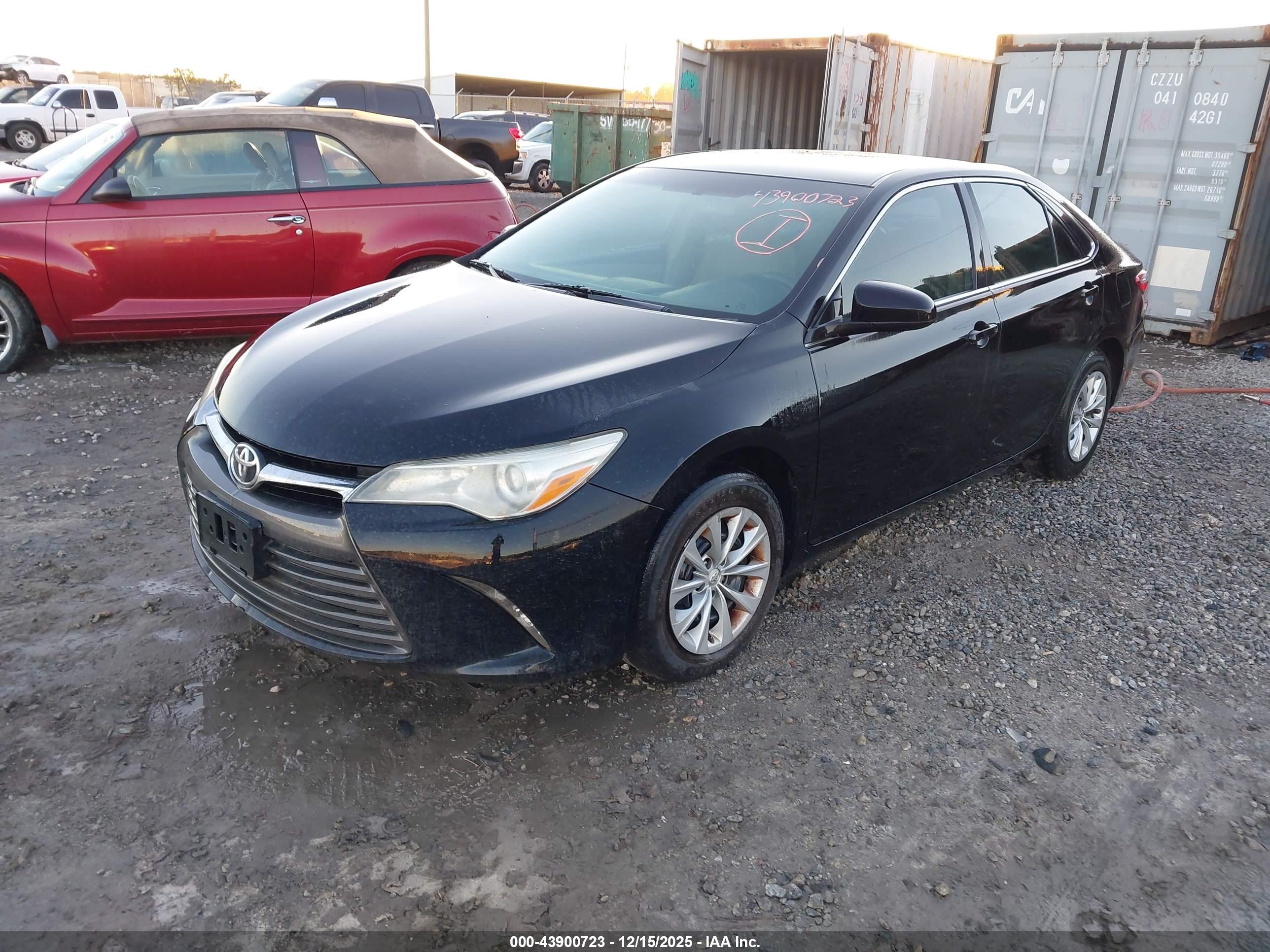TOYOTA CAMRY image 2