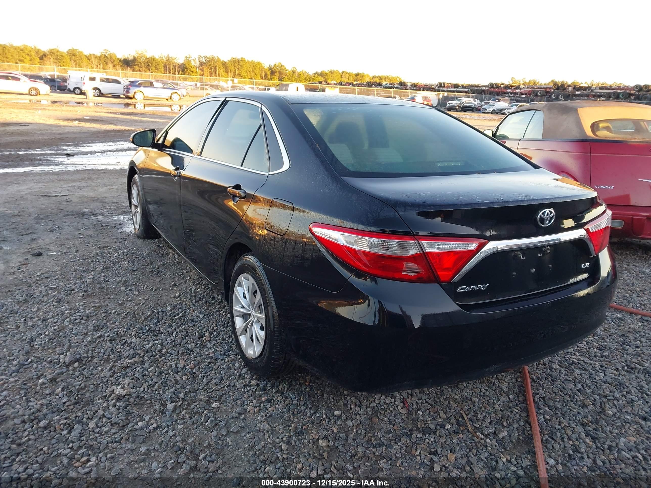TOYOTA CAMRY image 3