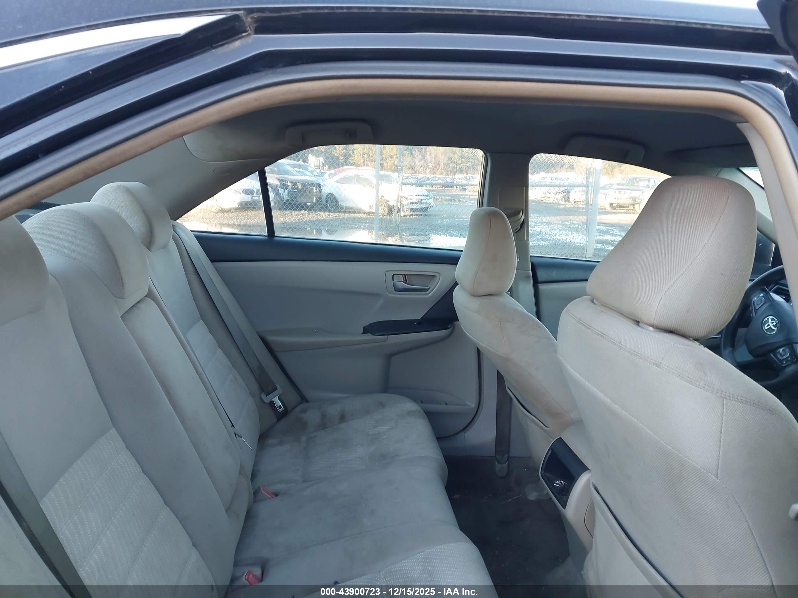 TOYOTA CAMRY image 8
