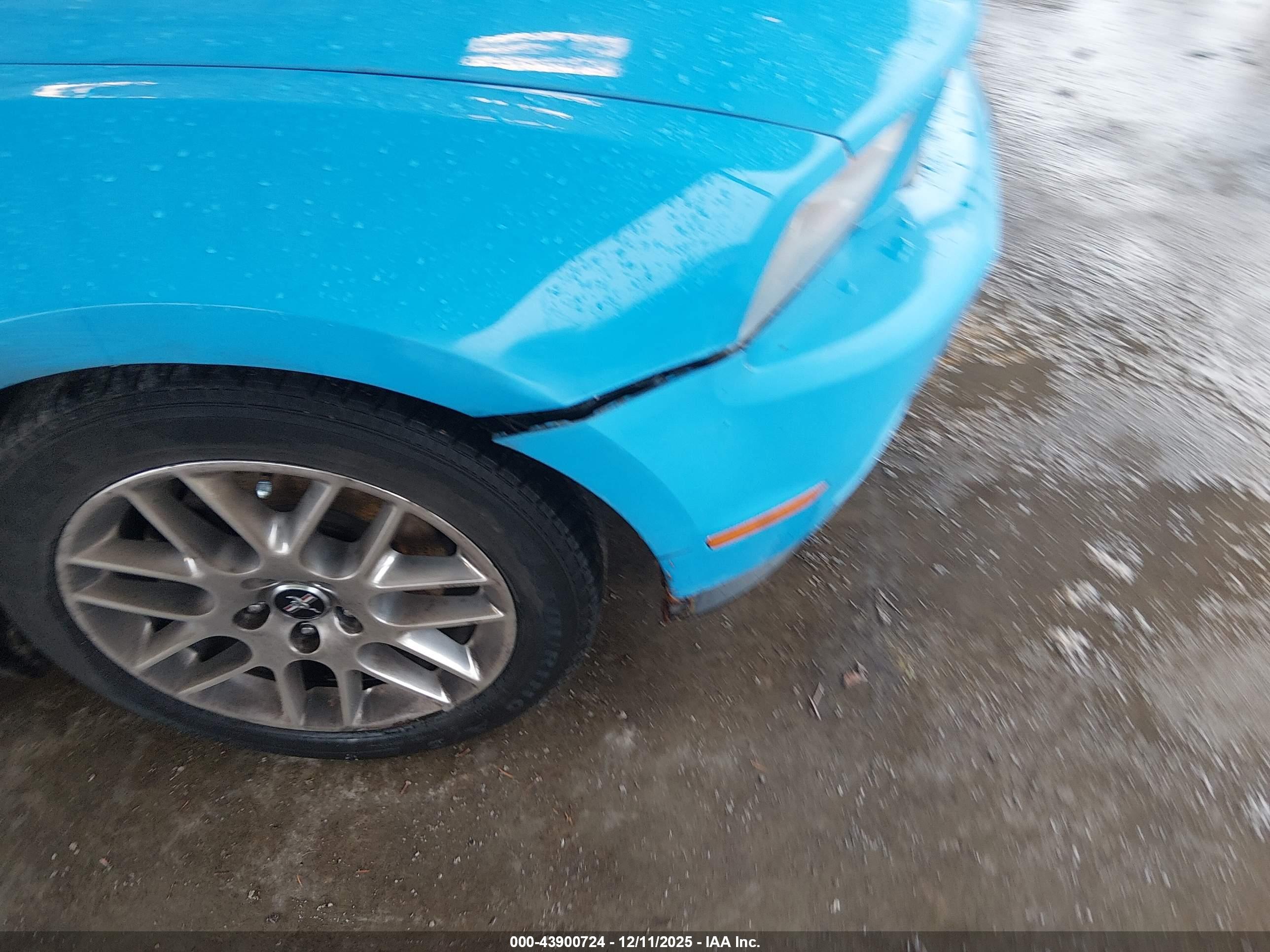 FORD MUSTANG image 6