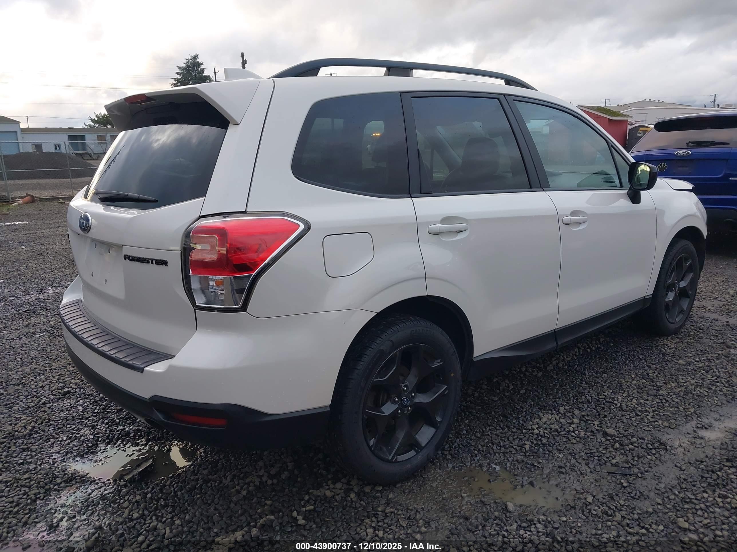 SUBARU FORESTER image 4