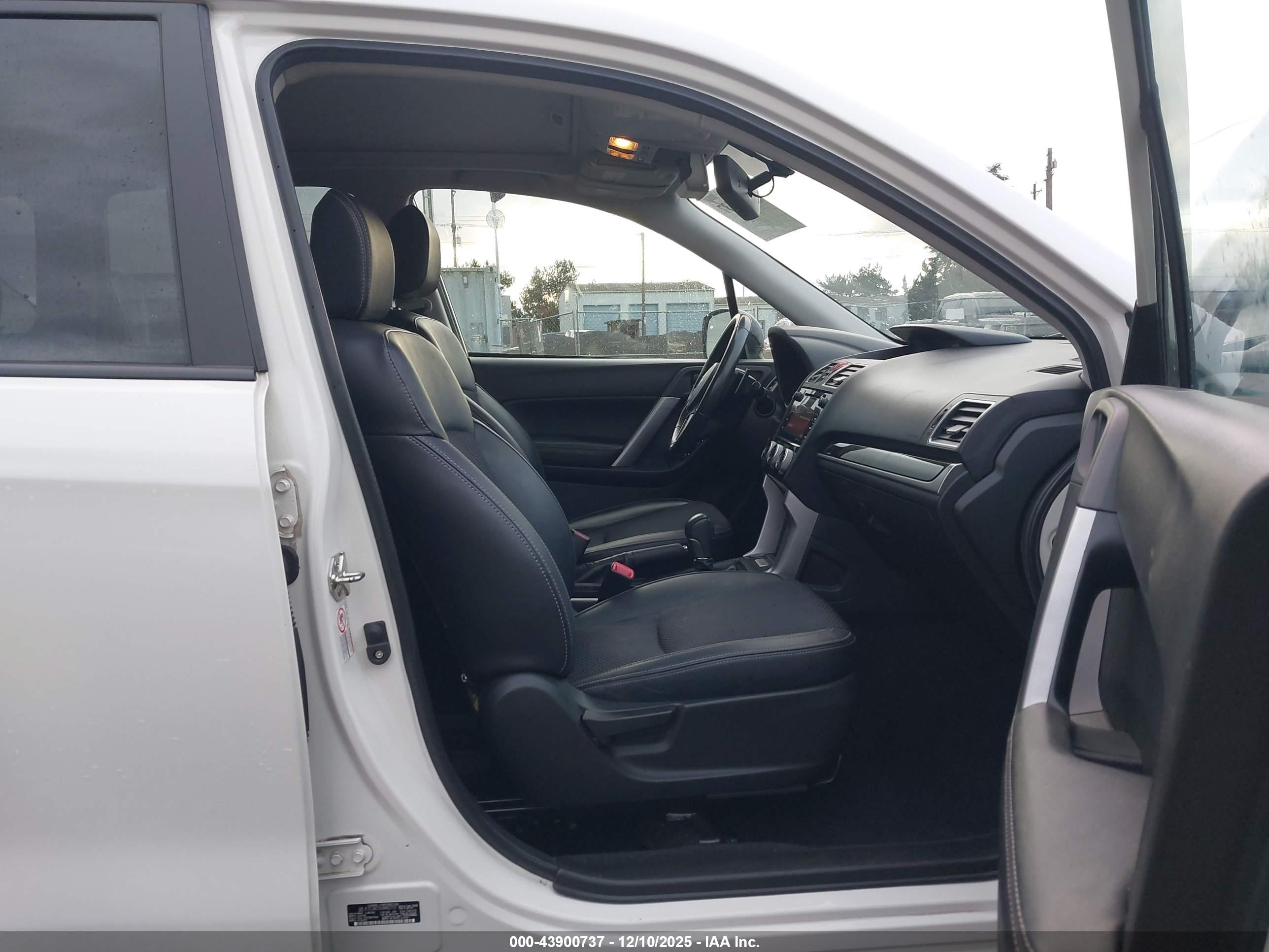 SUBARU FORESTER image 5
