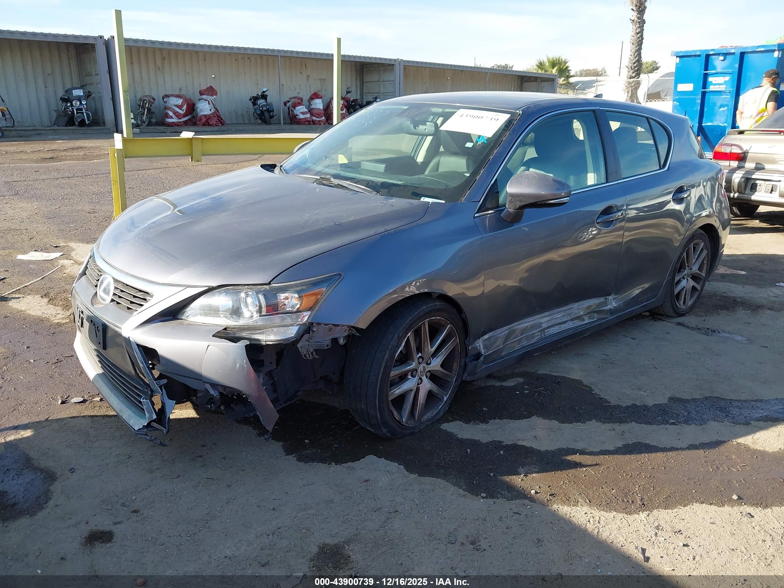 LEXUS CT image 2
