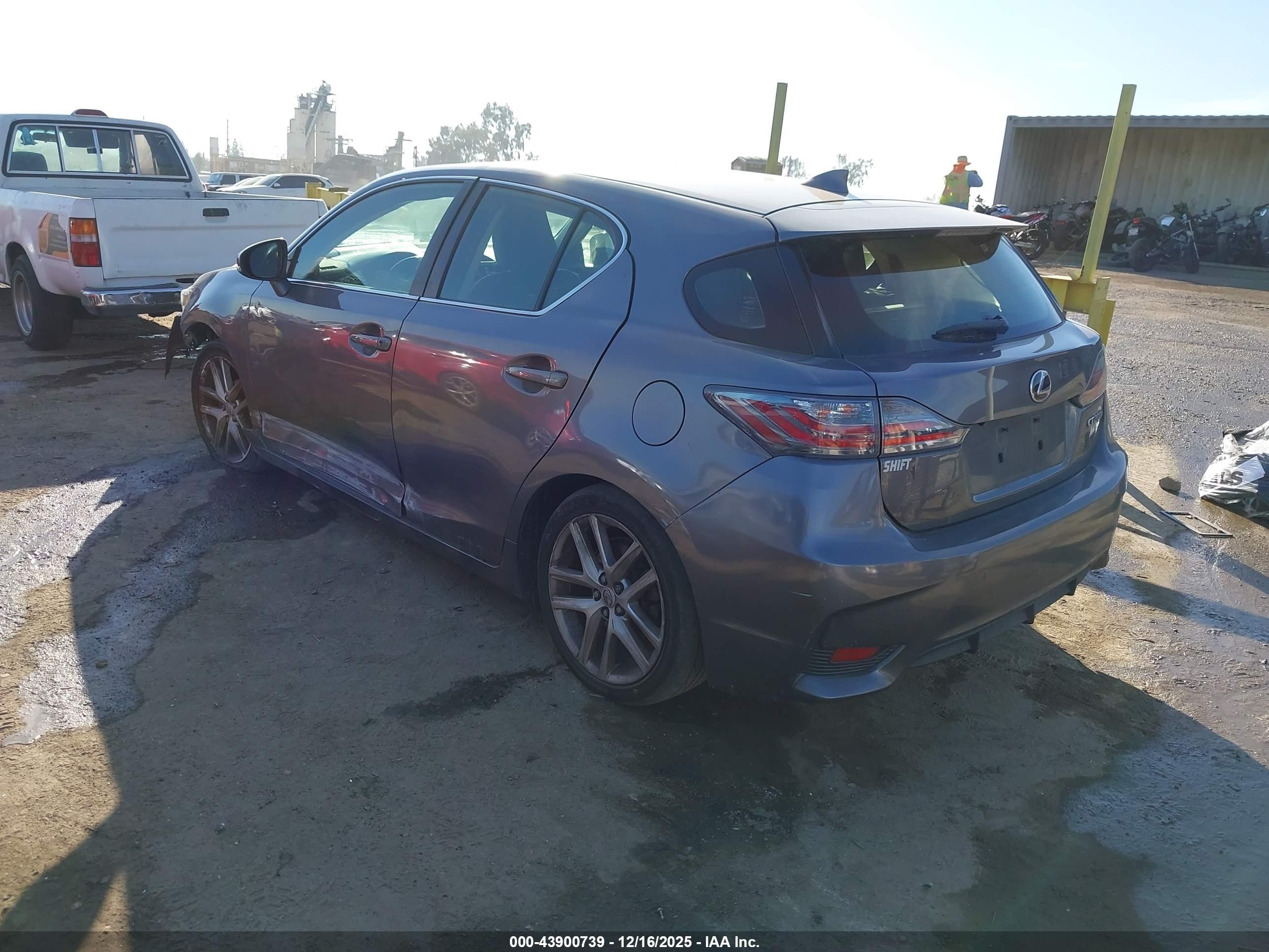 LEXUS CT image 3